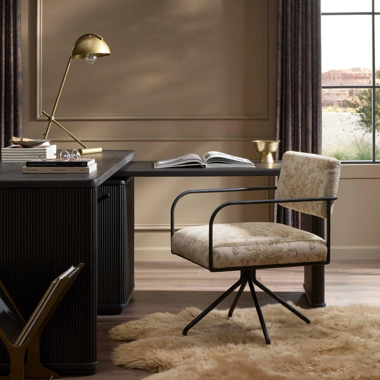 How to Choose the Most Comfortable Office Chair and Writing Desk?