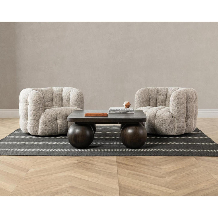 How to Organize a Coffee Table for Everyday Living?