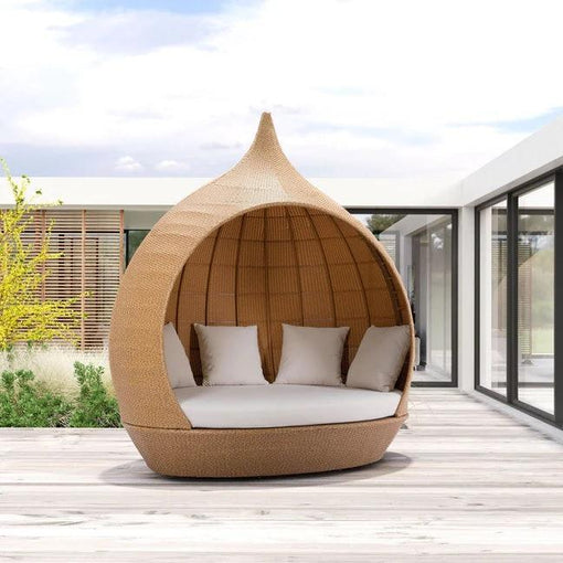 Luxury Daybed Ideas for Your Outdoor Space