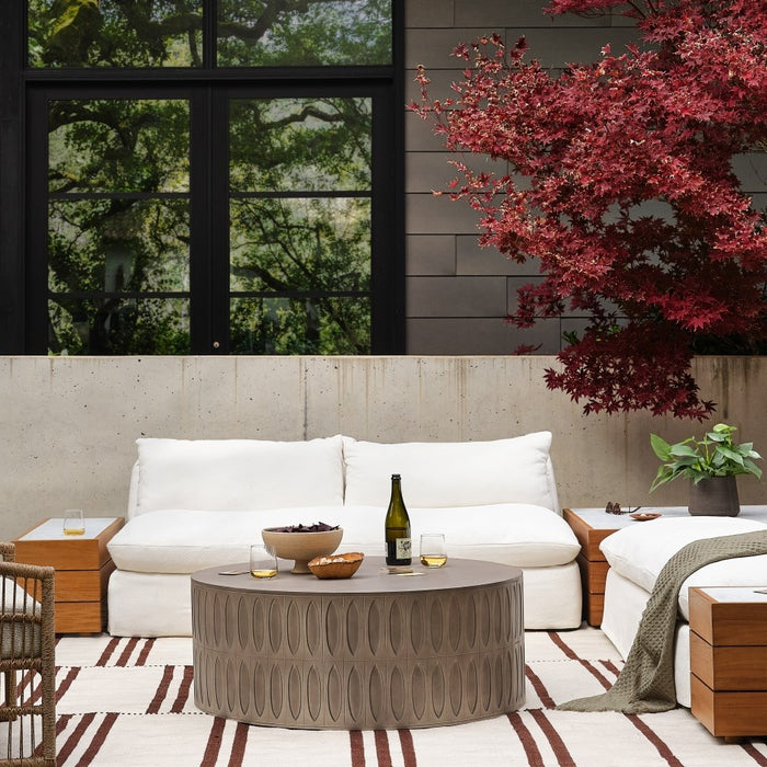 Create Lasting Memories with Pet-Friendly Outdoor Furniture