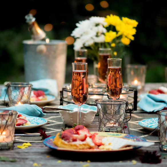 Set Up Your Outdoors For A Romantic Dinner This Valentine