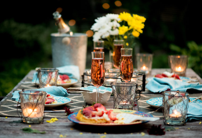 Set Up Your Outdoors For A Romantic Dinner This Valentine