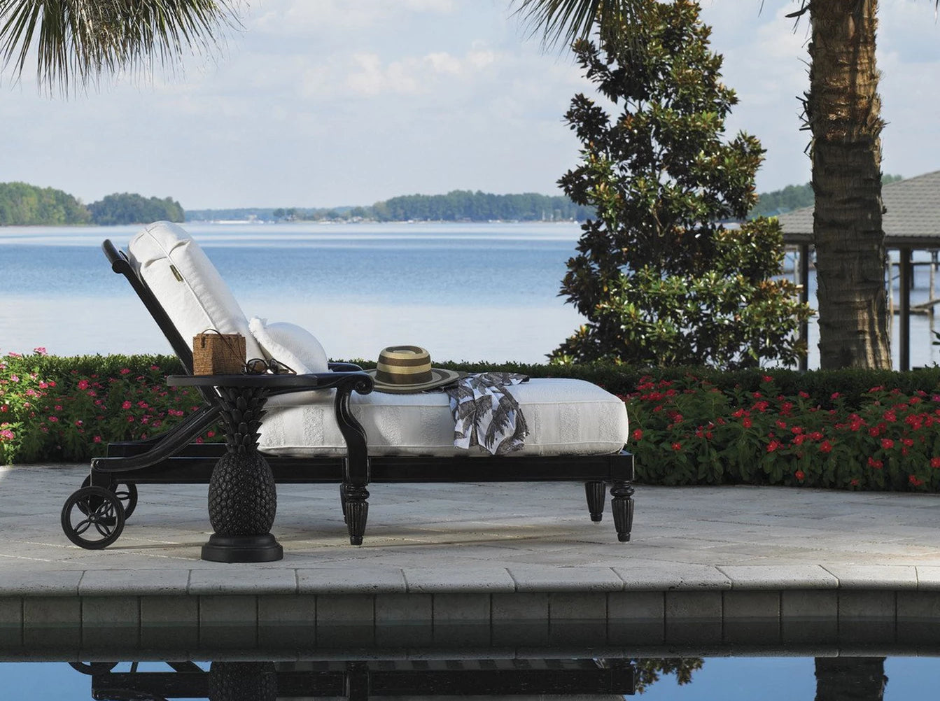 Planning To Buy Outdoor Chaise Lounge? Few Things You Should Know