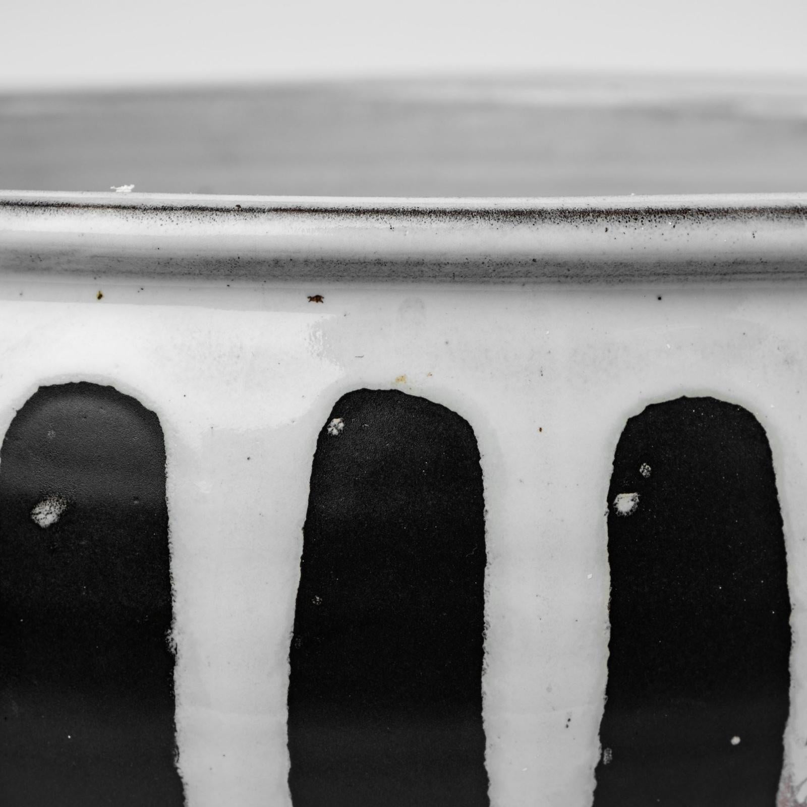 Mercana Lexington White Ceramic Striped Bowl