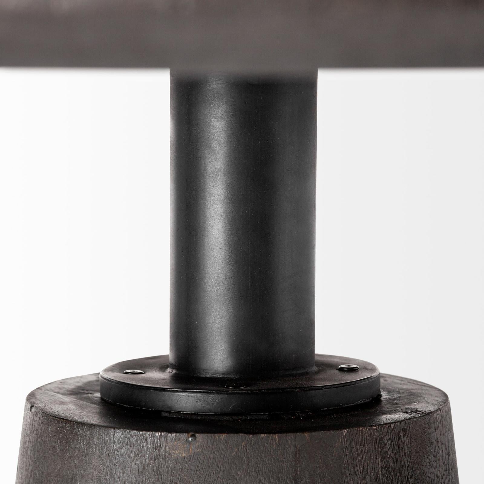 Mercana Maxwell Round Accent Pedestal Bistro Table