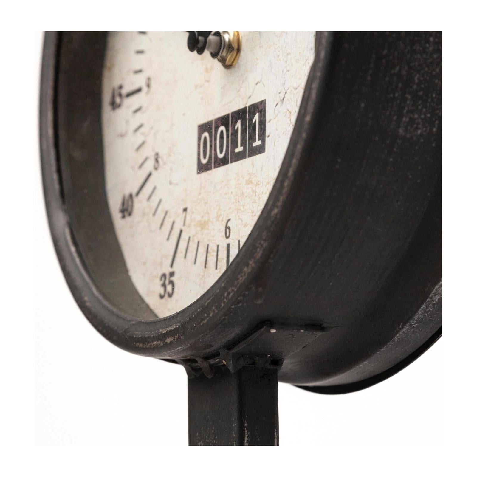 Mercana Attalack Black Metal Round Face Table Clock Clearance