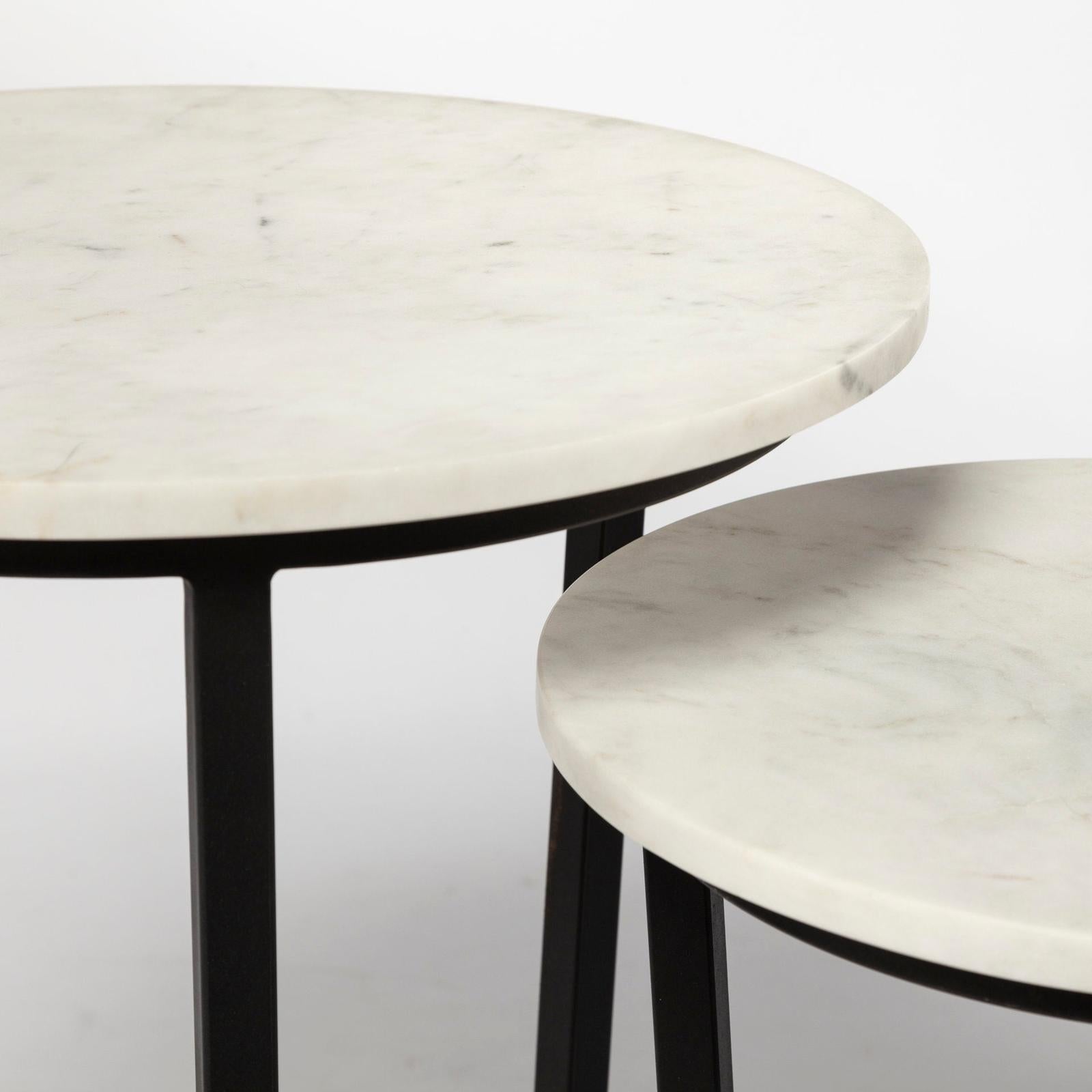 Mercana Bombola White Round Marble Top W/Black Metal Frame Accent Table