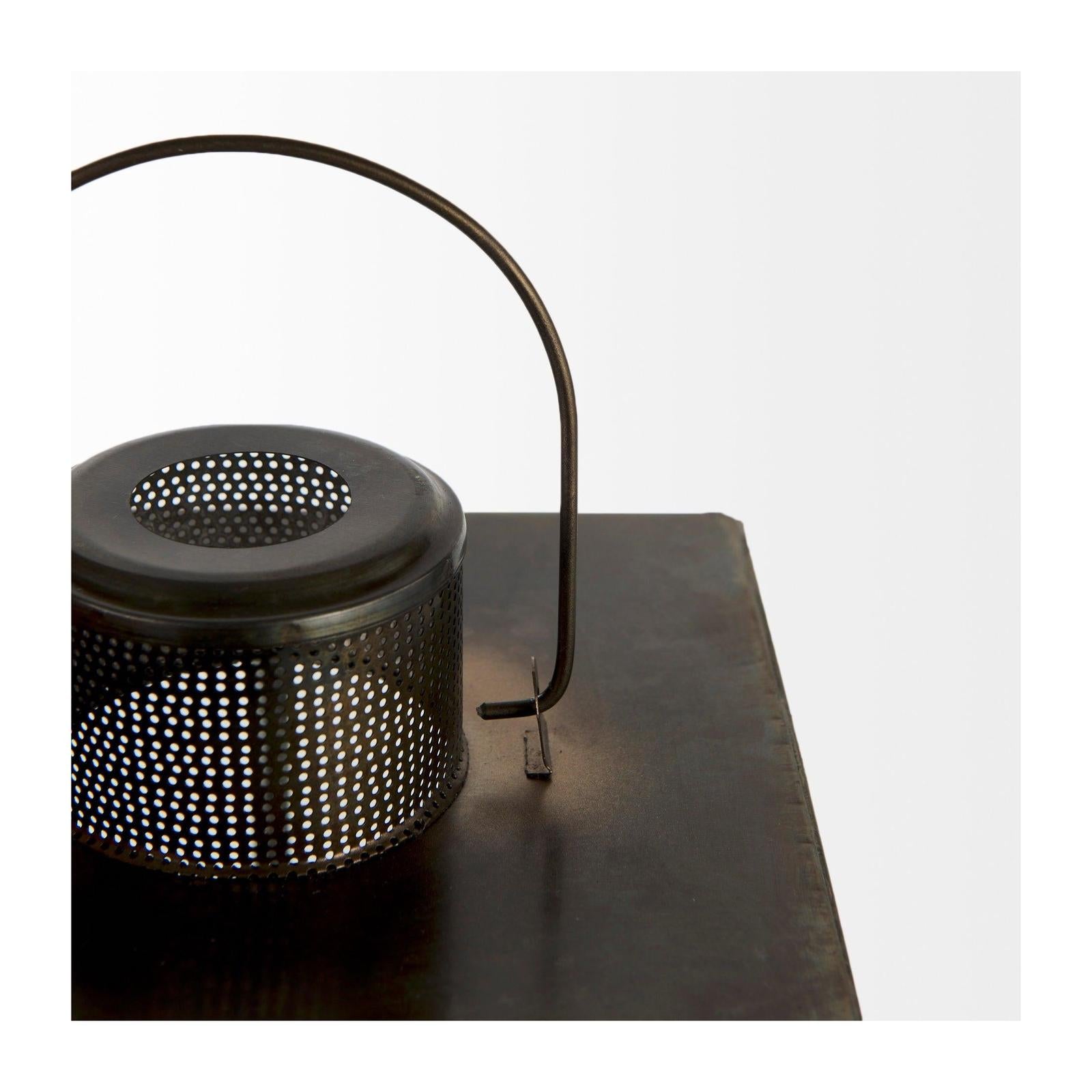 Mercana Grimwig Lantern W/sheet Base Without Bevel Clearance