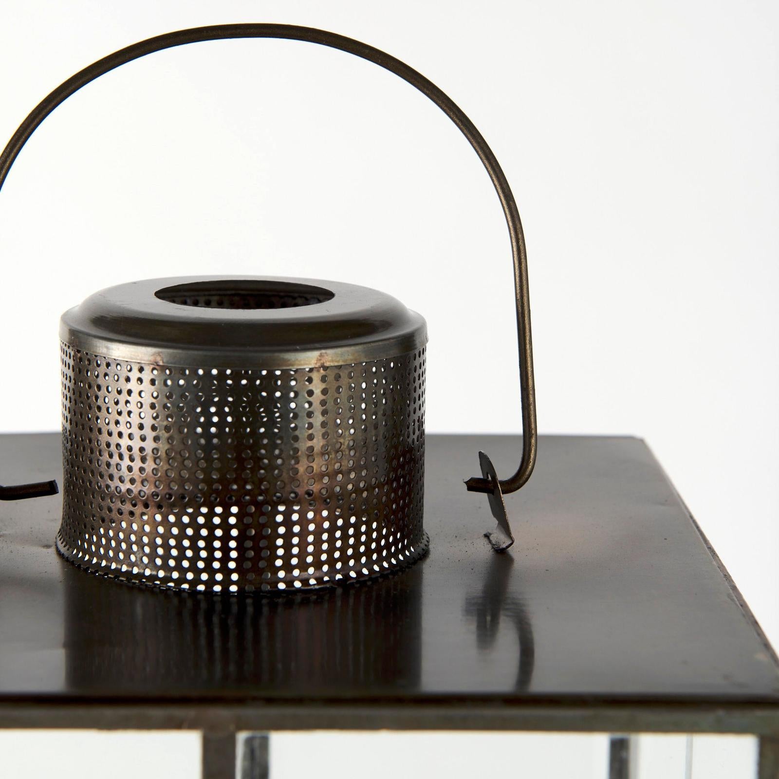 Mercana Grimwig Lantern W/sheet Base Without Bevel Clearance