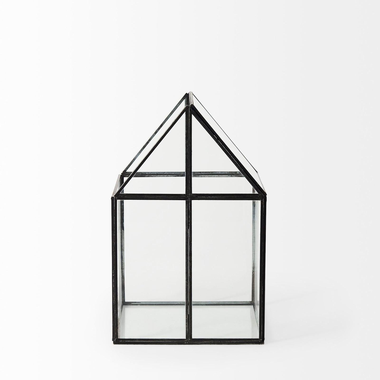 Mercana Sikes Hut Terrarium W/Glass Base