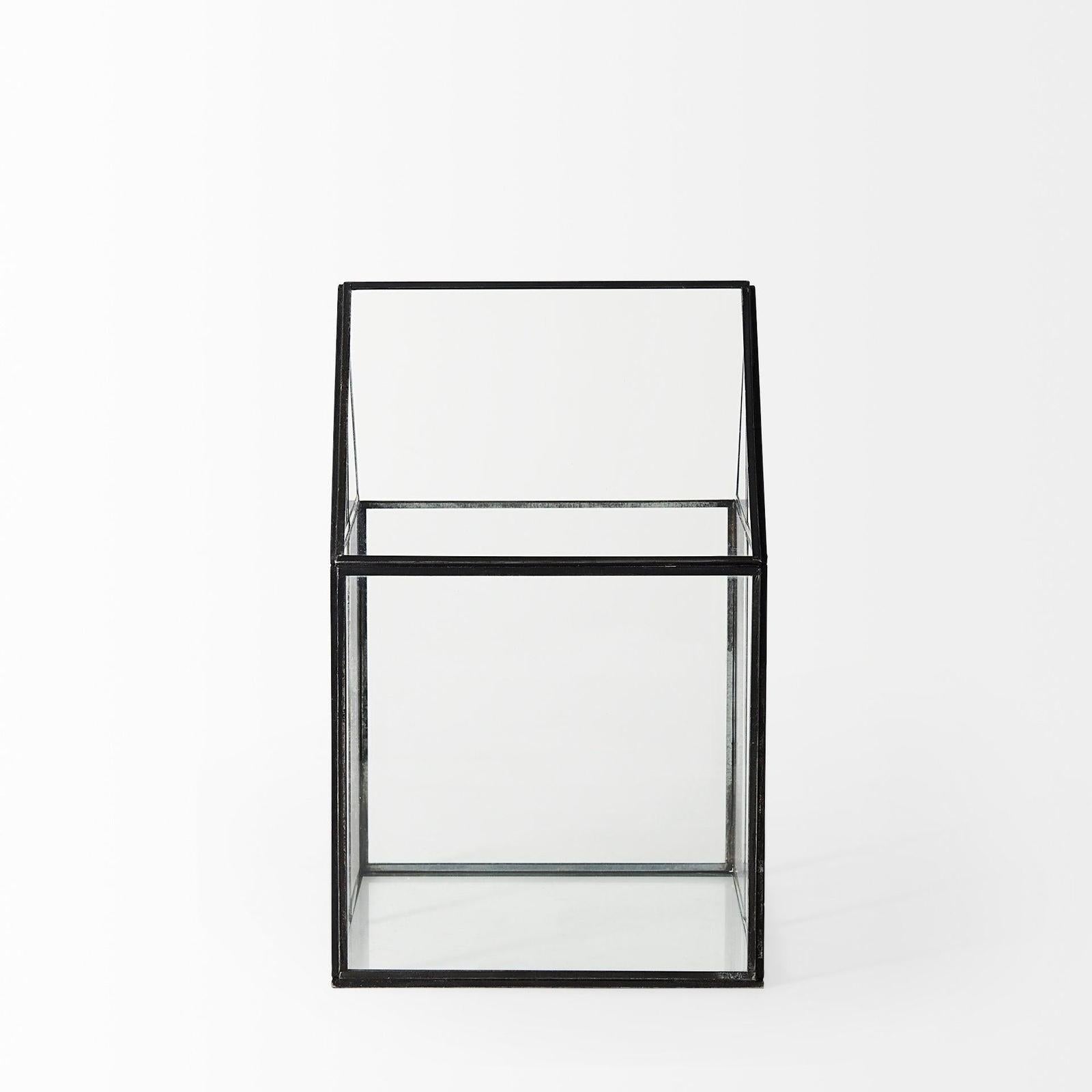 Mercana Sikes Hut Terrarium W/Glass Base