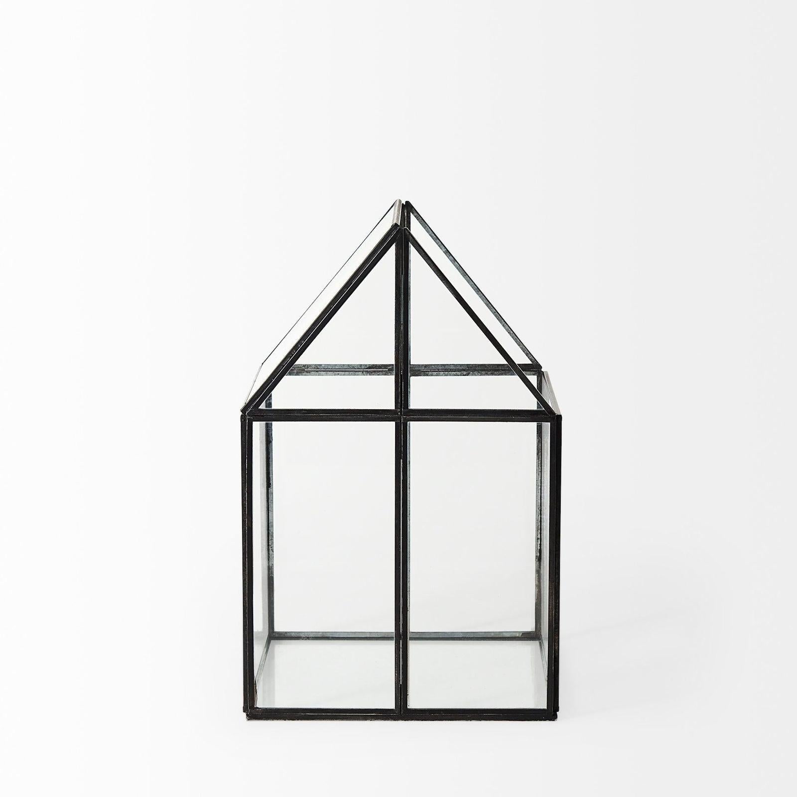 Mercana Sikes Hut Terrarium W/Glass Base