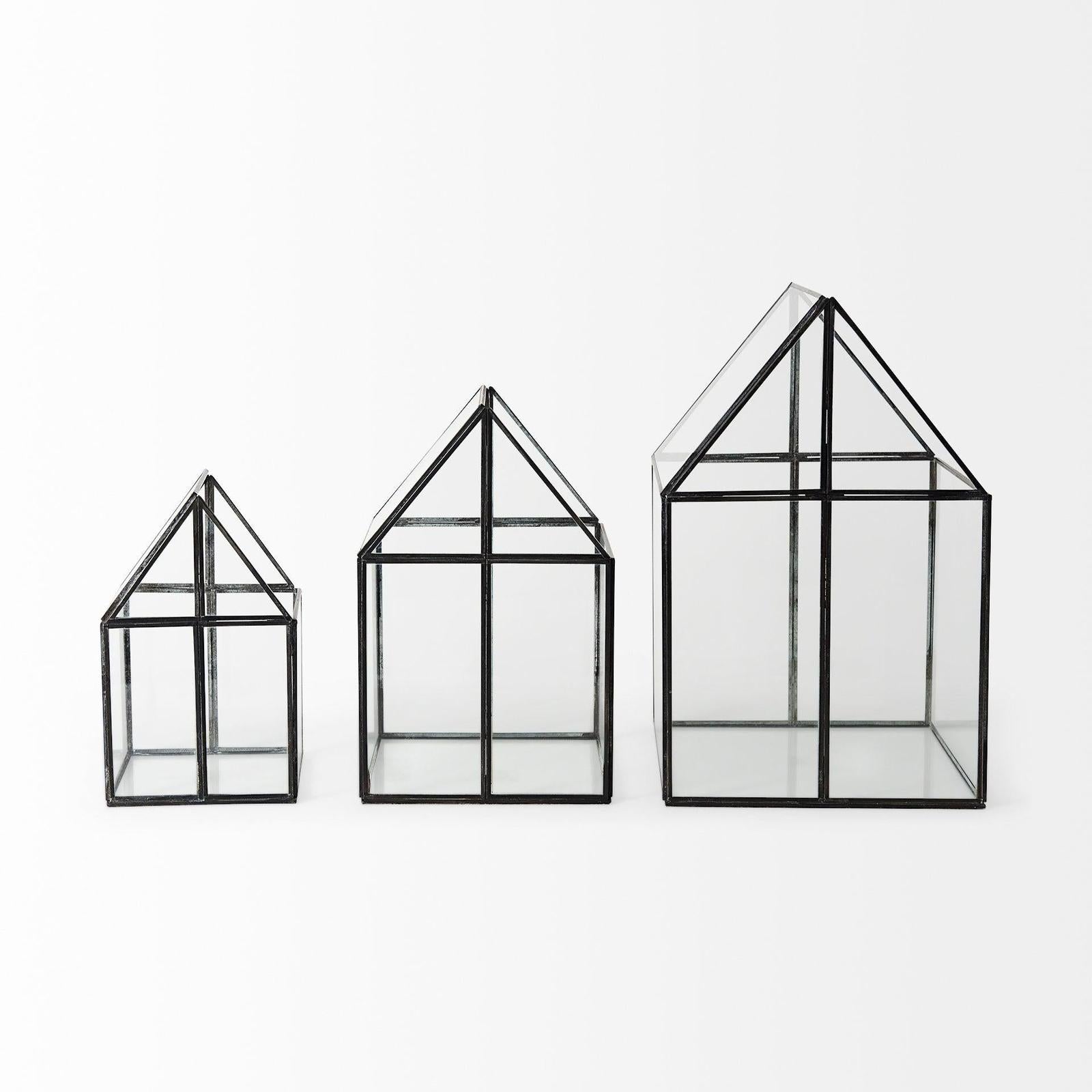 Mercana Sikes Hut Terrarium W/Glass Base