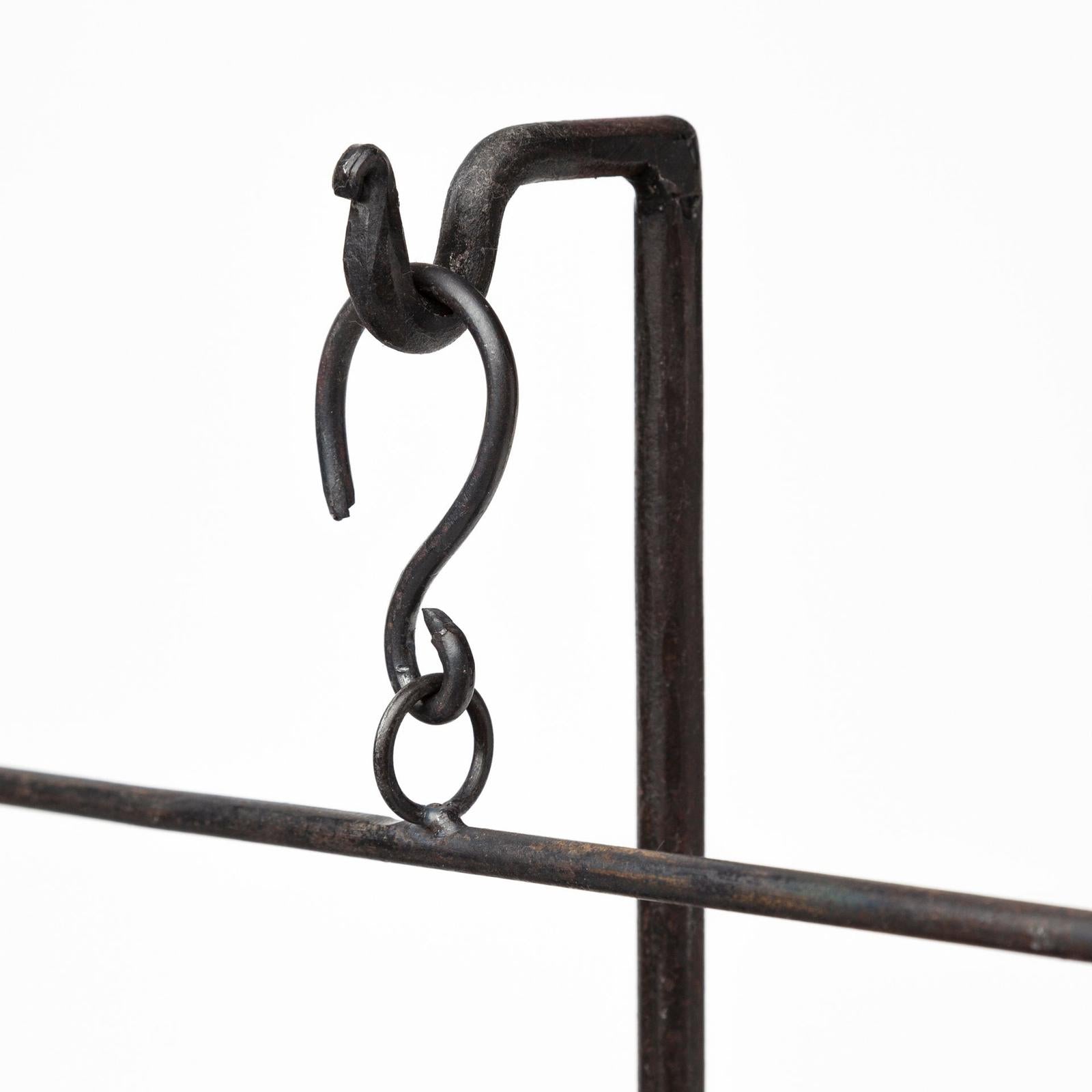 Mercana Adilah  Black Metal Vintage Inspired Weighing Scale