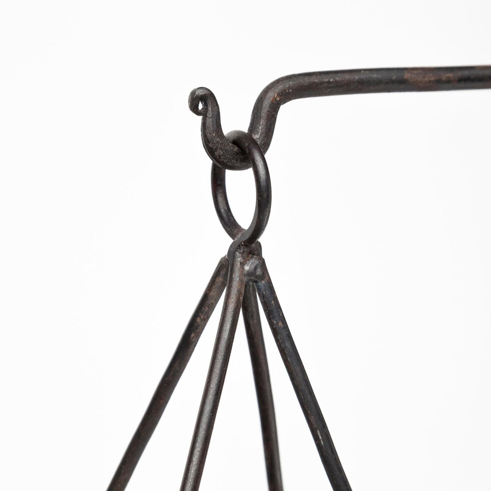 Mercana Adilah  Black Metal Vintage Inspired Weighing Scale