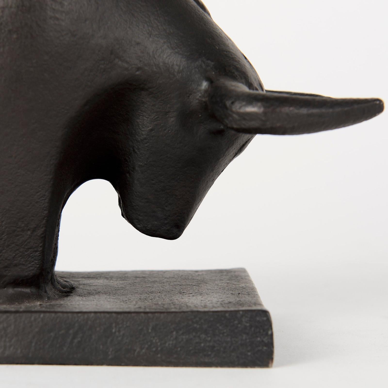 Mercana Taurus Black Cast Aluminum Bull Bookends- Set of 2