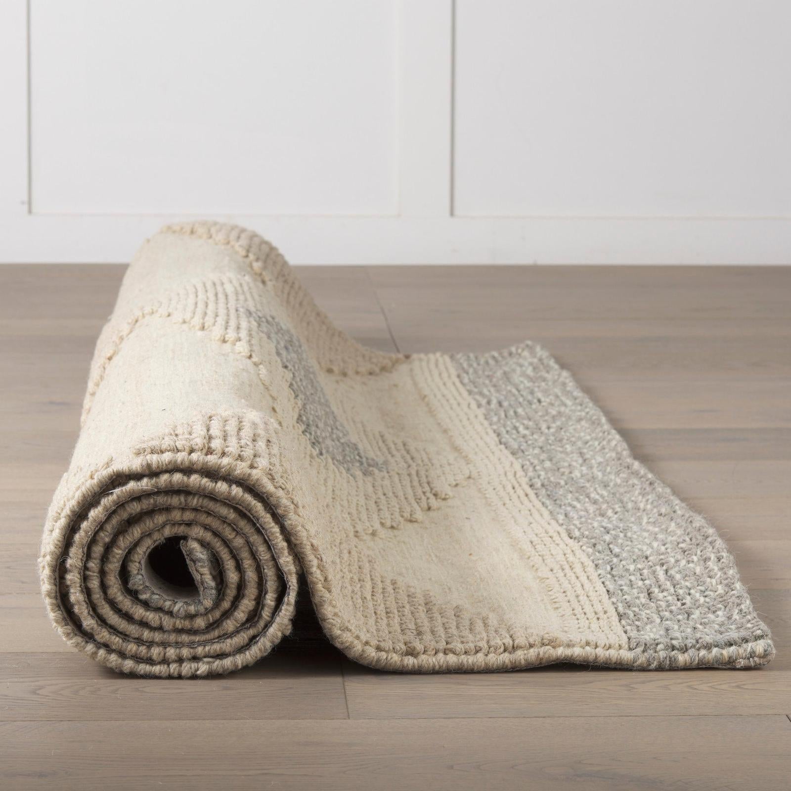 Mercana Emory Gray Wool Hand Woven Diamond Patterned Rug