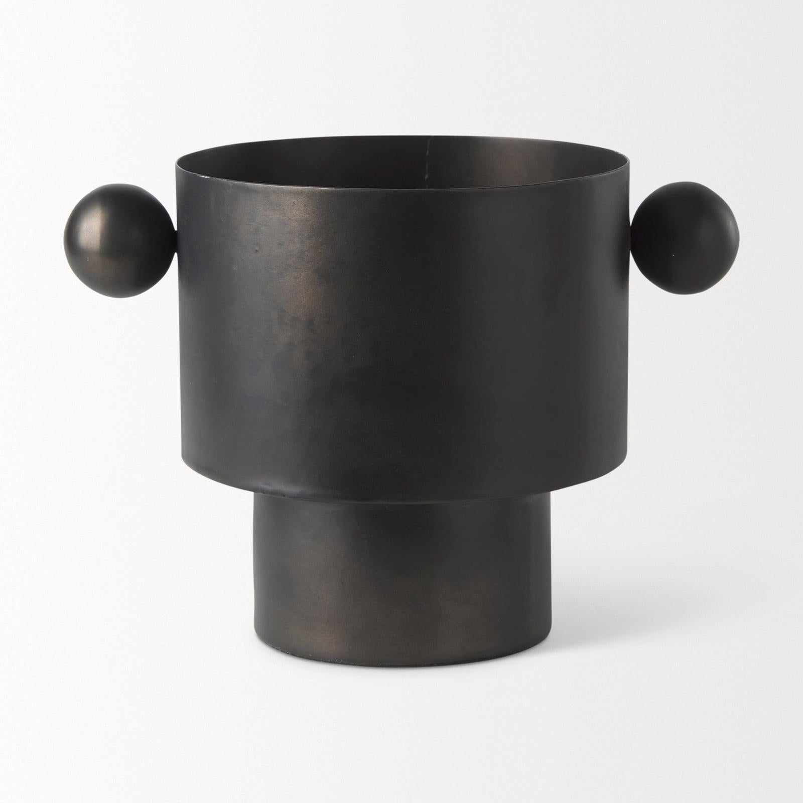 Mercana Juno Iron Vase Clearance