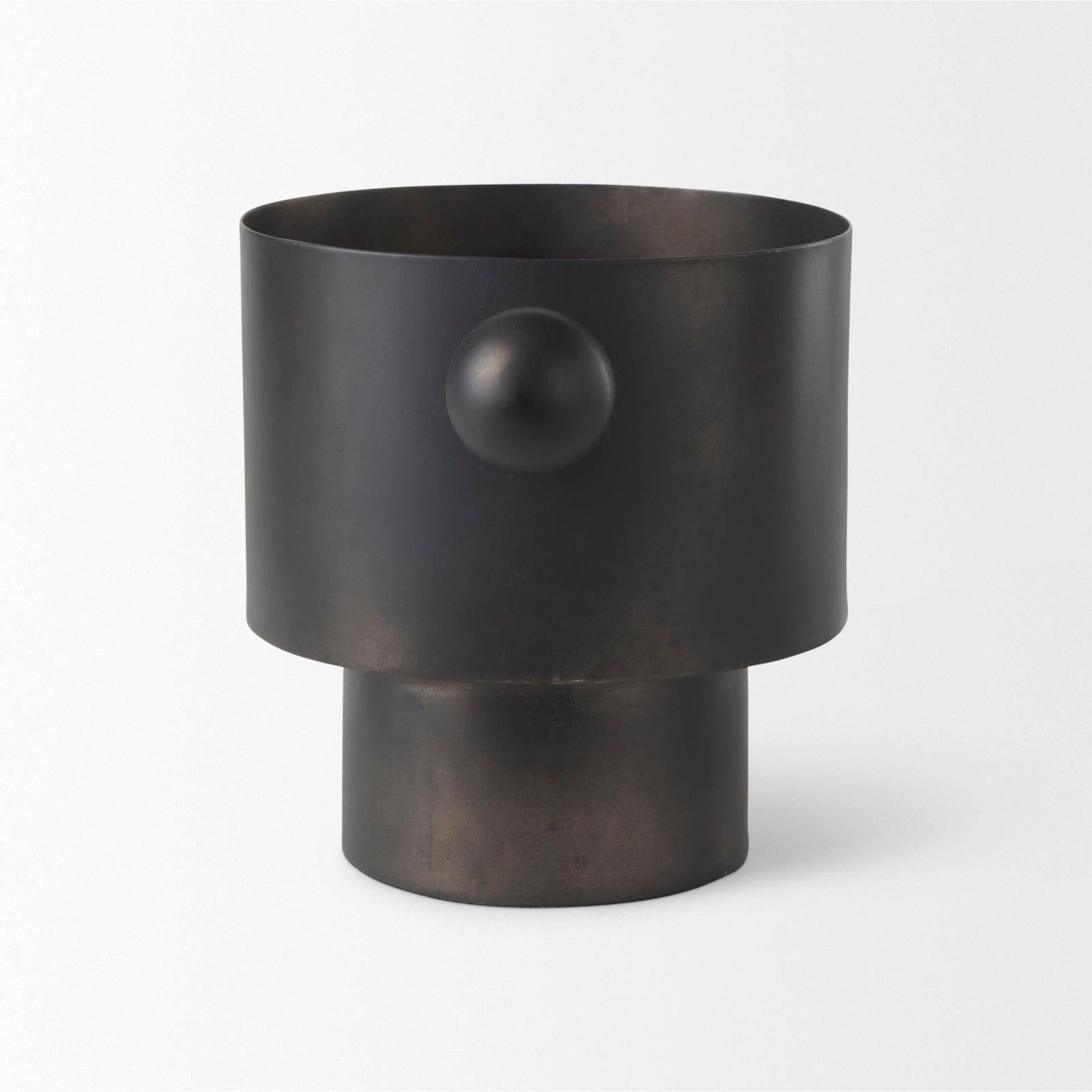 Mercana Juno Iron Vase Clearance