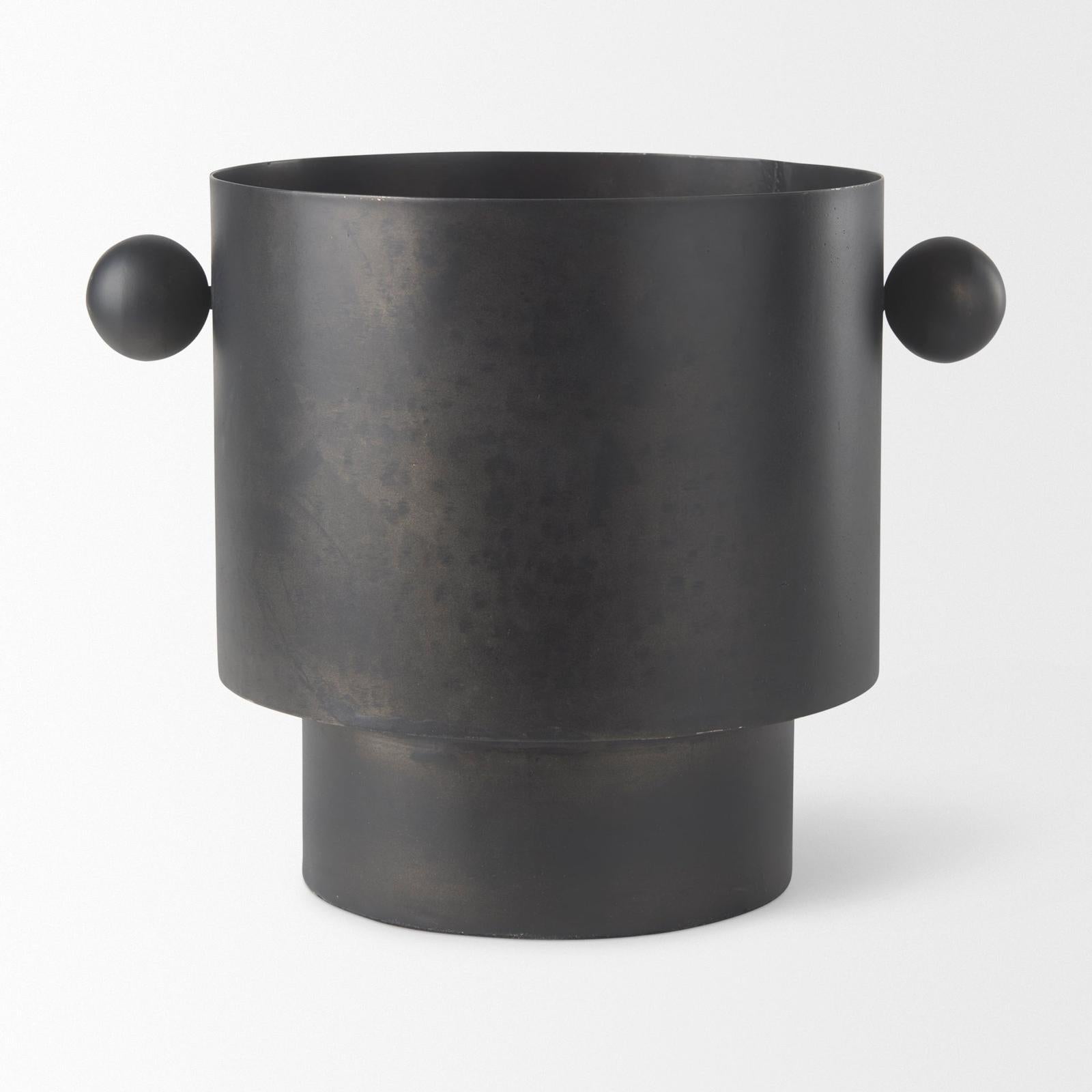 Mercana Juno Iron Vase Clearance