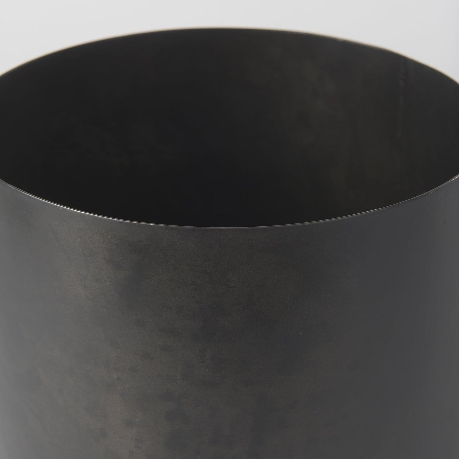 Mercana Juno Iron Vase Clearance