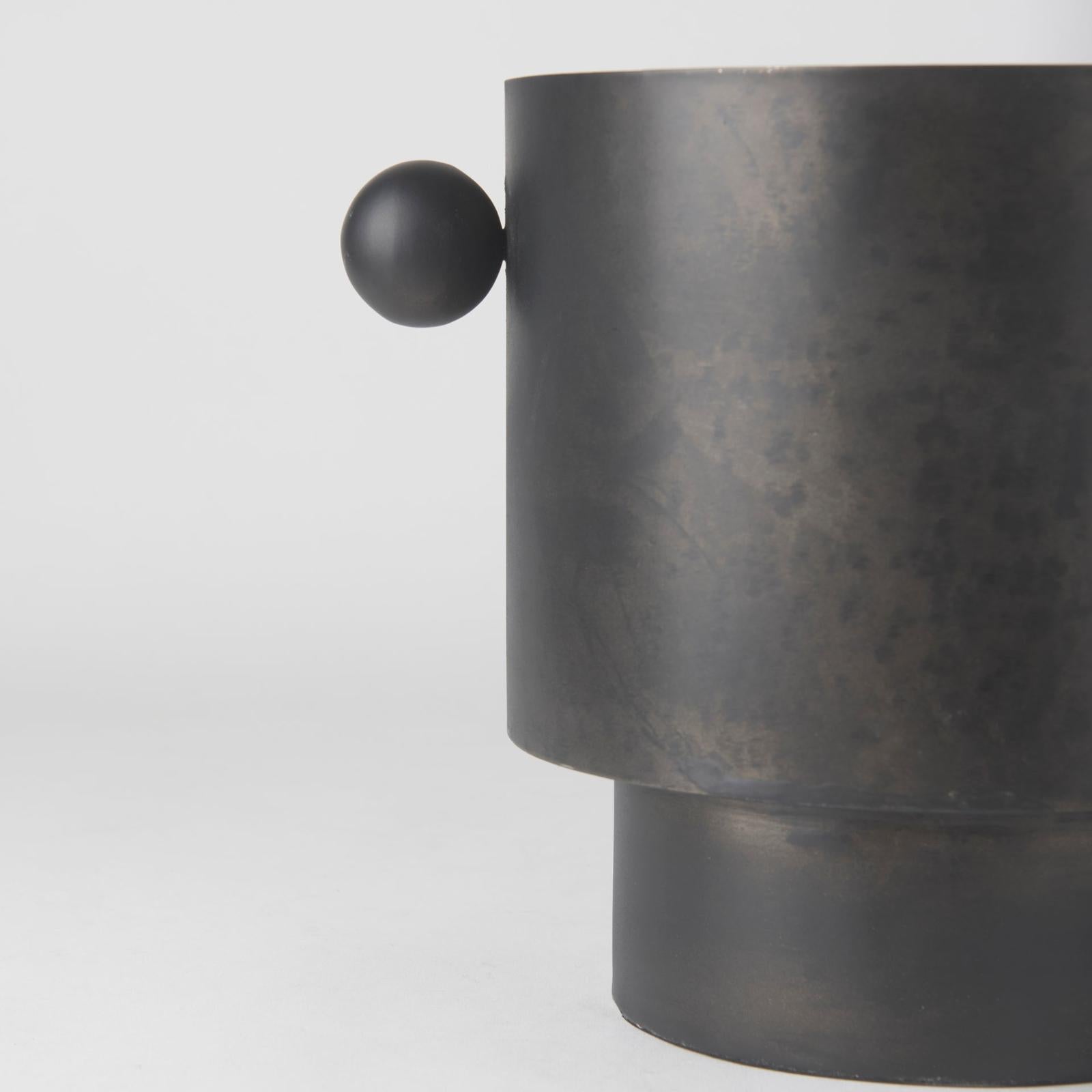 Mercana Juno Iron Vase Clearance
