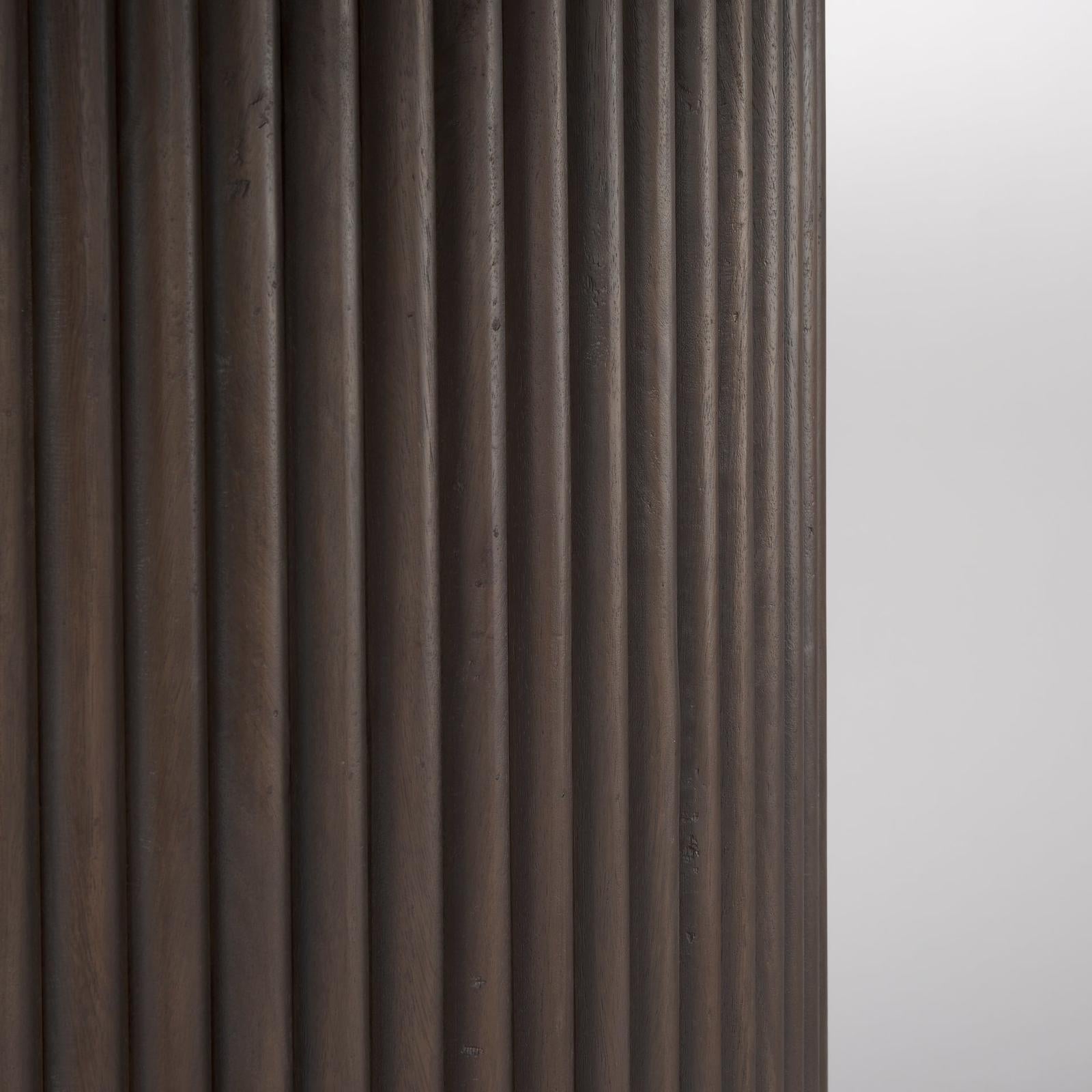 Mercana Terra Dark Brown Wood Round Fluted Dining Table