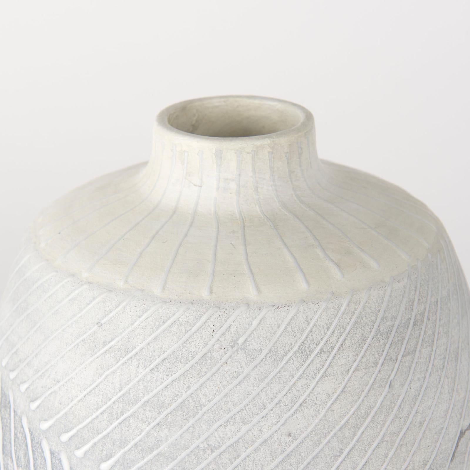 Mercana Blume Off-White w/ Gray Textured Vase