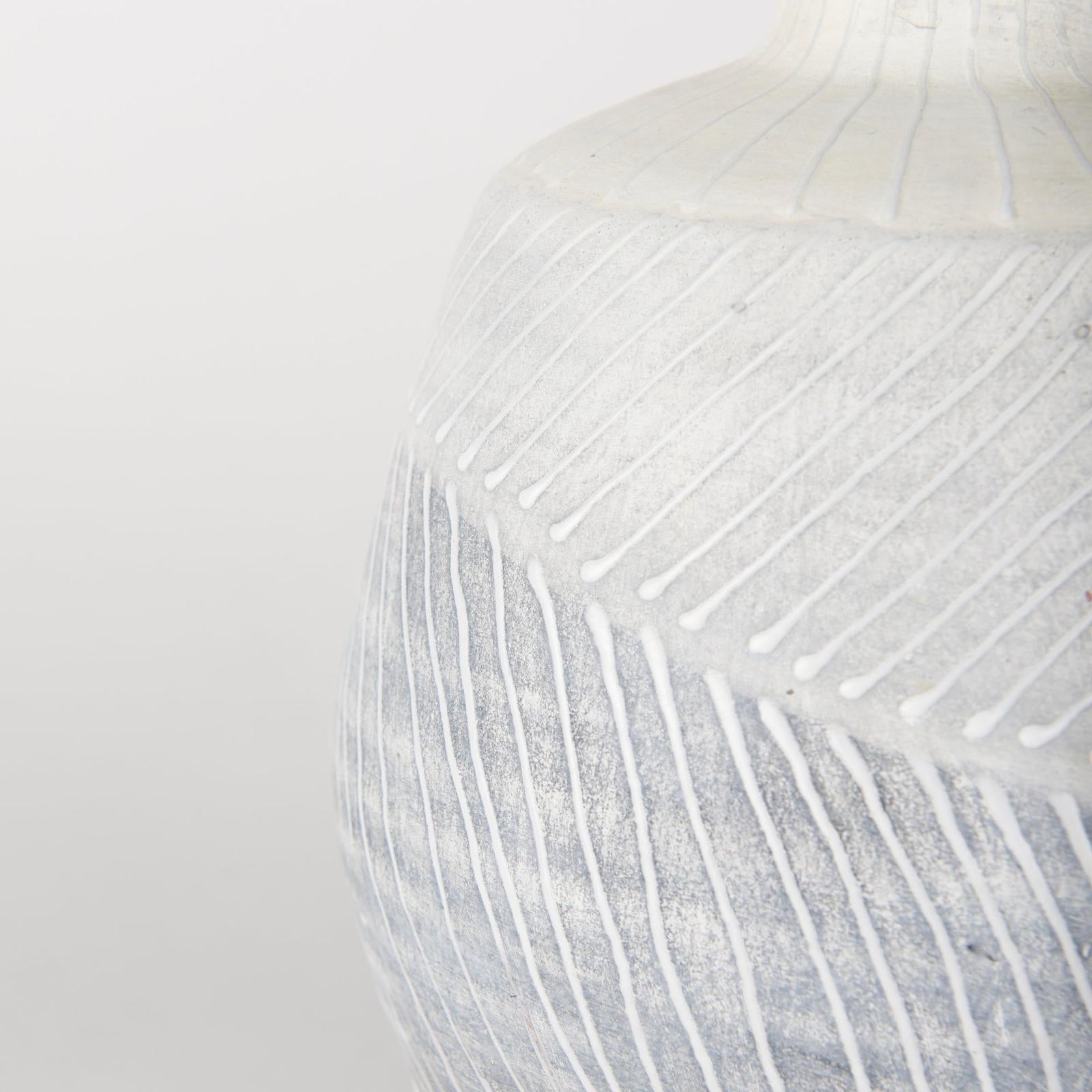 Mercana Blume Off-White w/ Gray Textured Vase