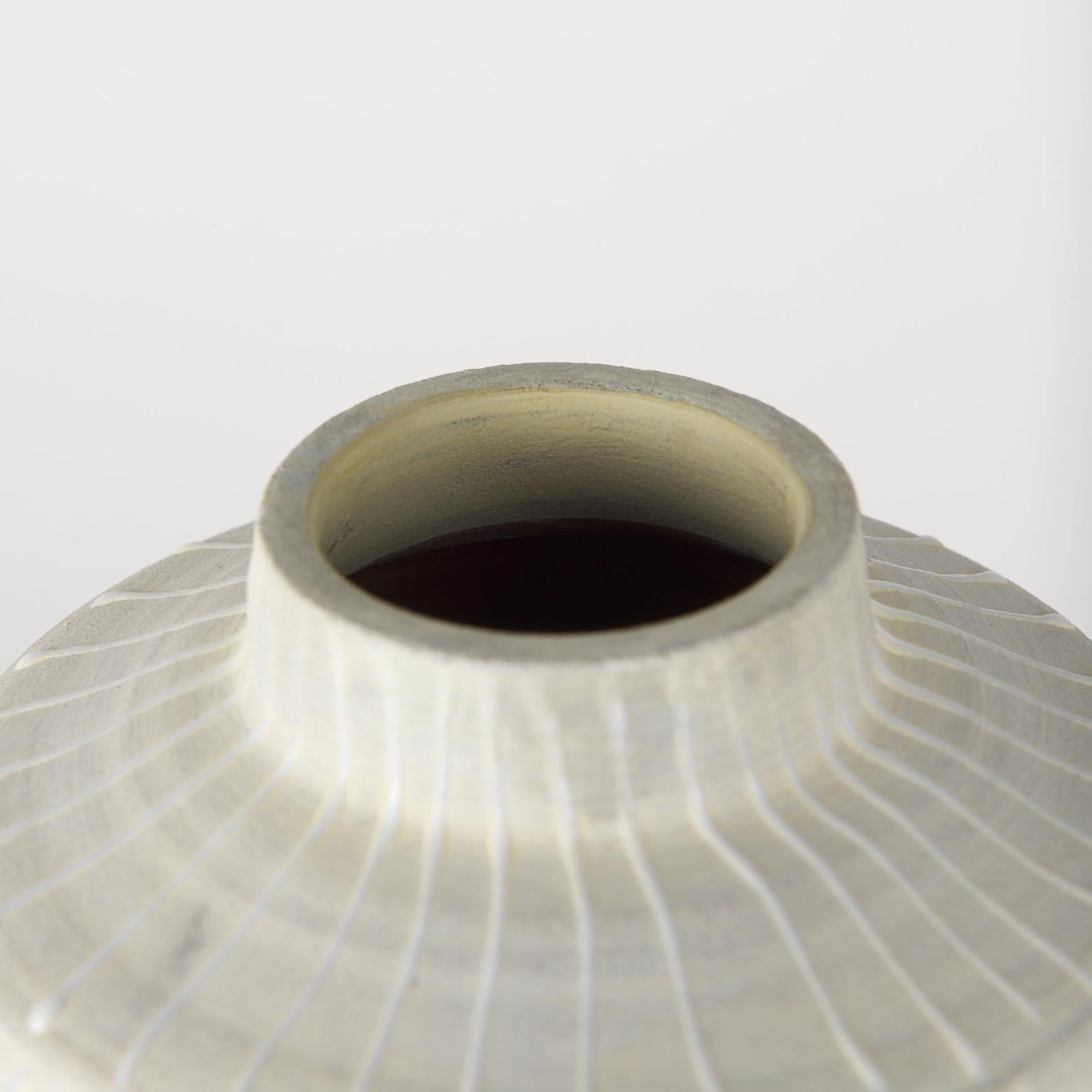 Mercana Blume Off-White w/ Gray Textured Vase