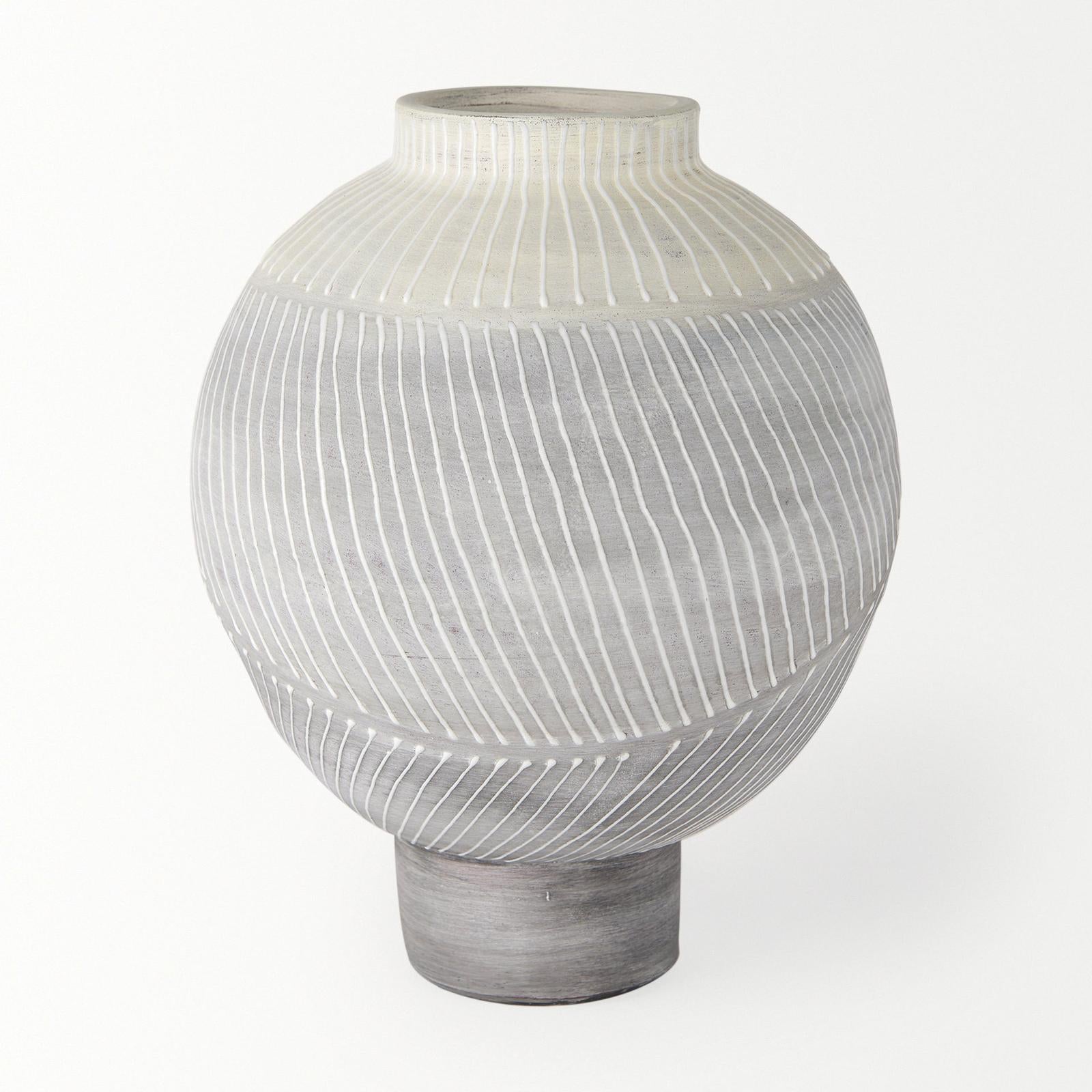Mercana Blume Off-White w/ Gray Textured Vase