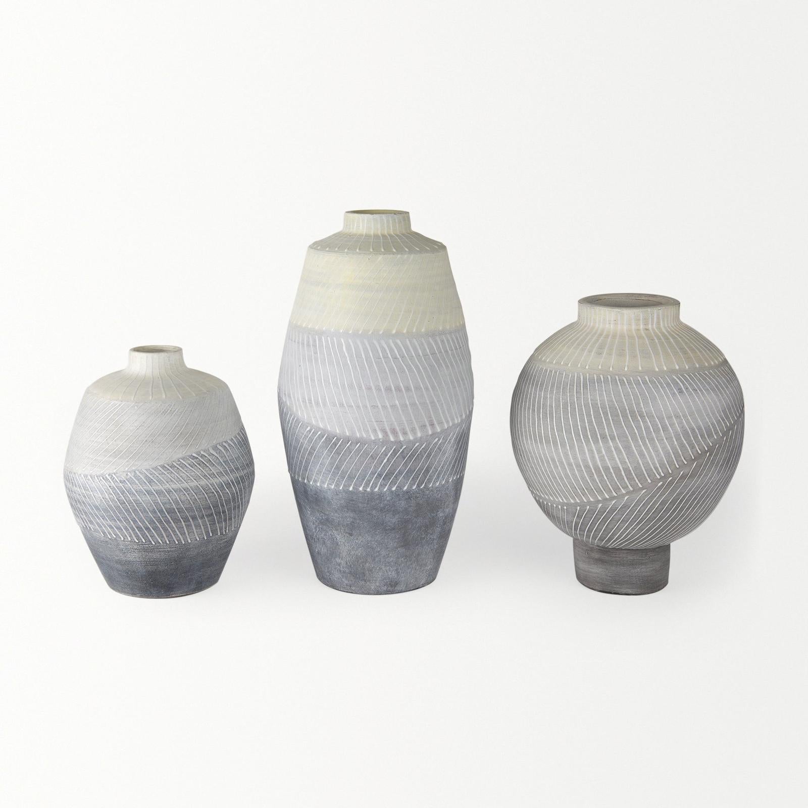 Mercana Blume Off-White w/ Gray Textured Vase