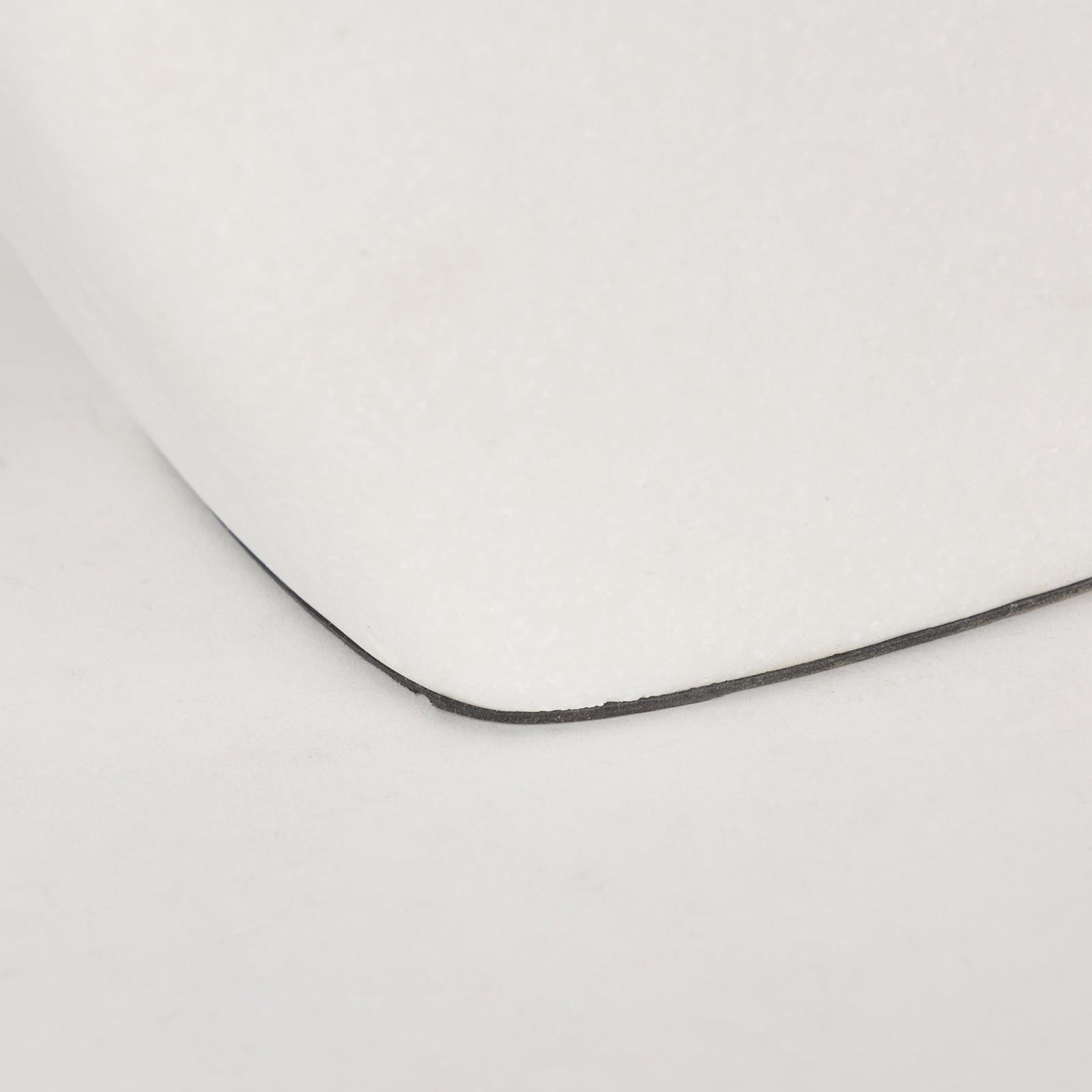 Mercana Tao Cream Base W/White Shade Table Lamp Clearance