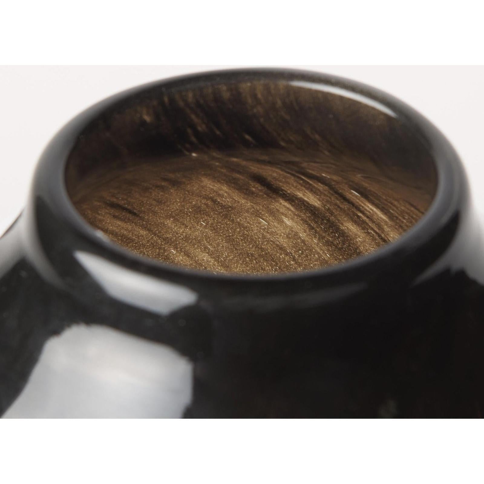 Mercana Emu Black w/ Gray Vase