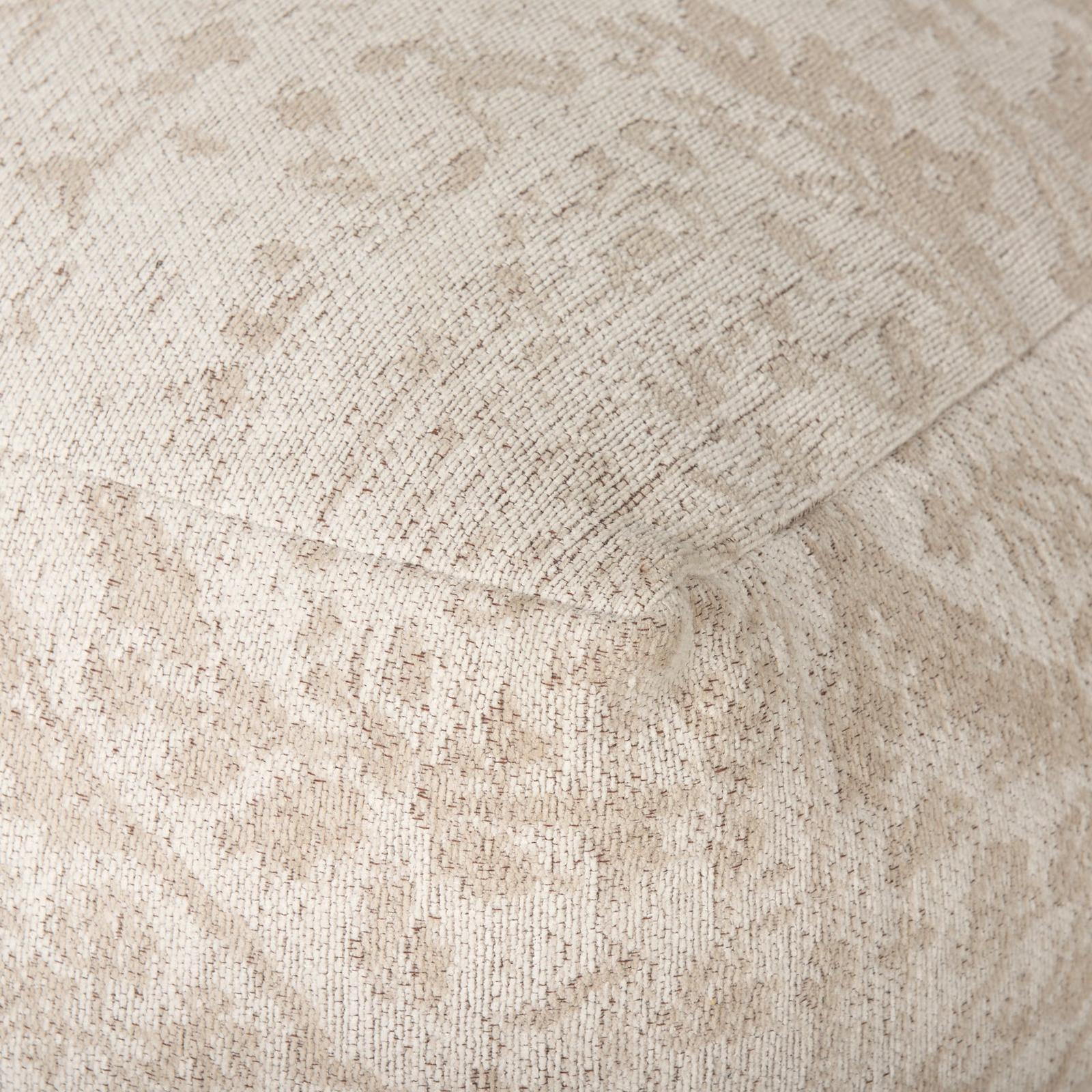 Mercana Khloe Pouf