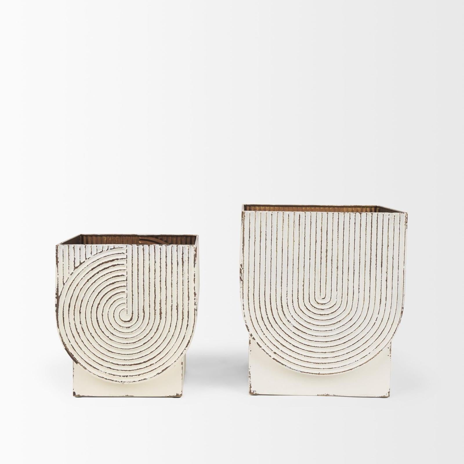 Mercana Medina Off White w/ Gold Antiquing Metal Planters - Set of 2