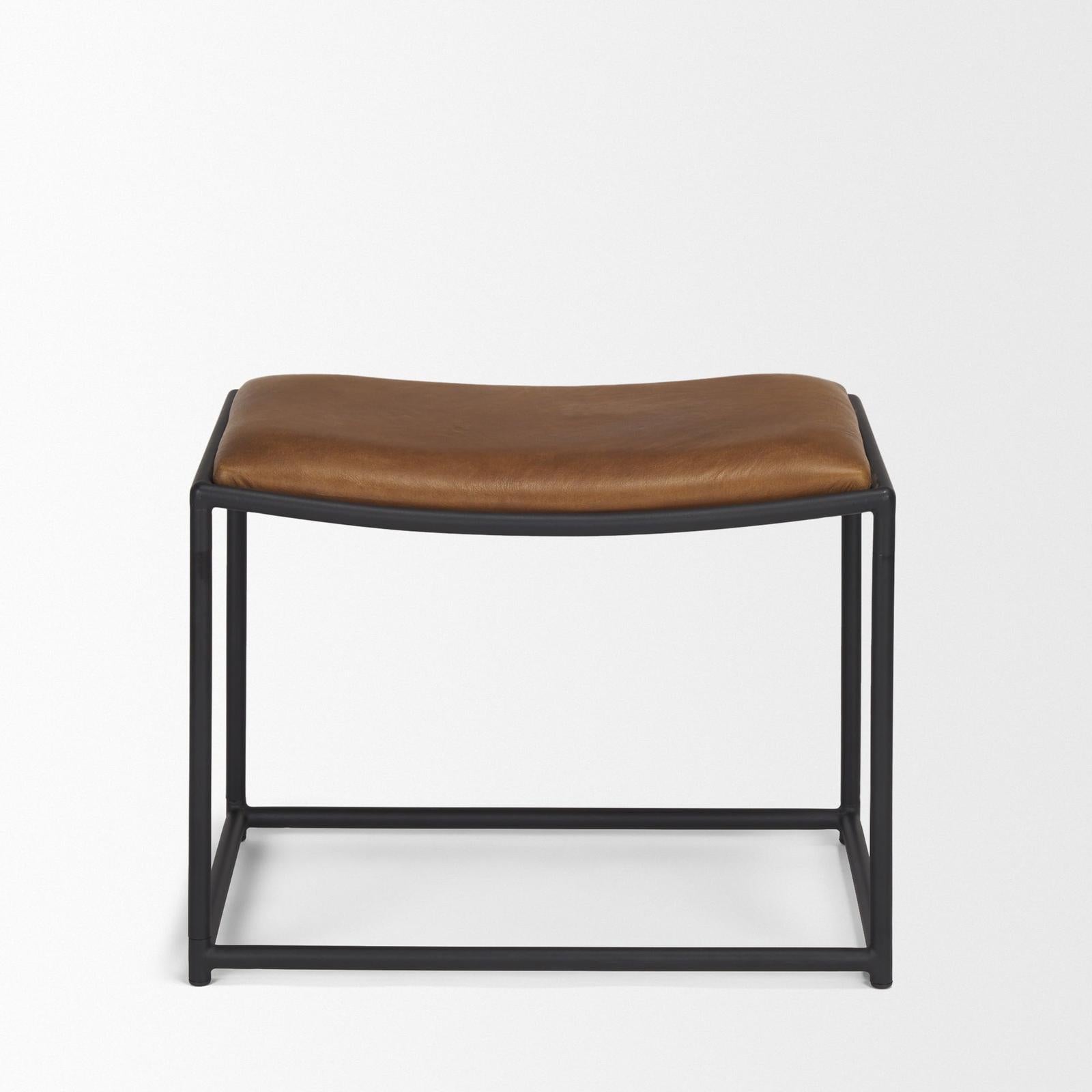 Mercana Taniel Leather w/ Black Metal Stool