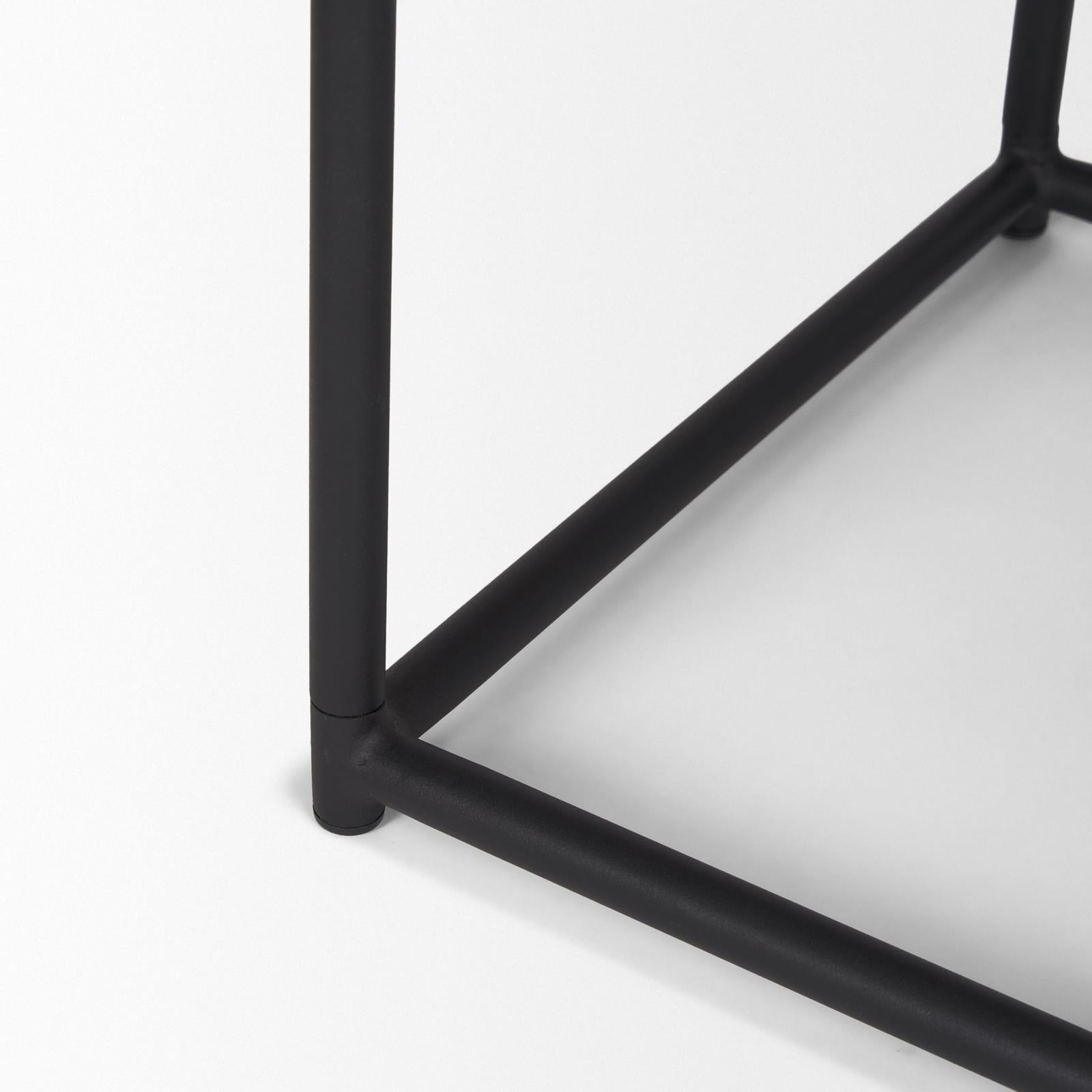 Mercana Taniel Leather w/ Black Metal Stool