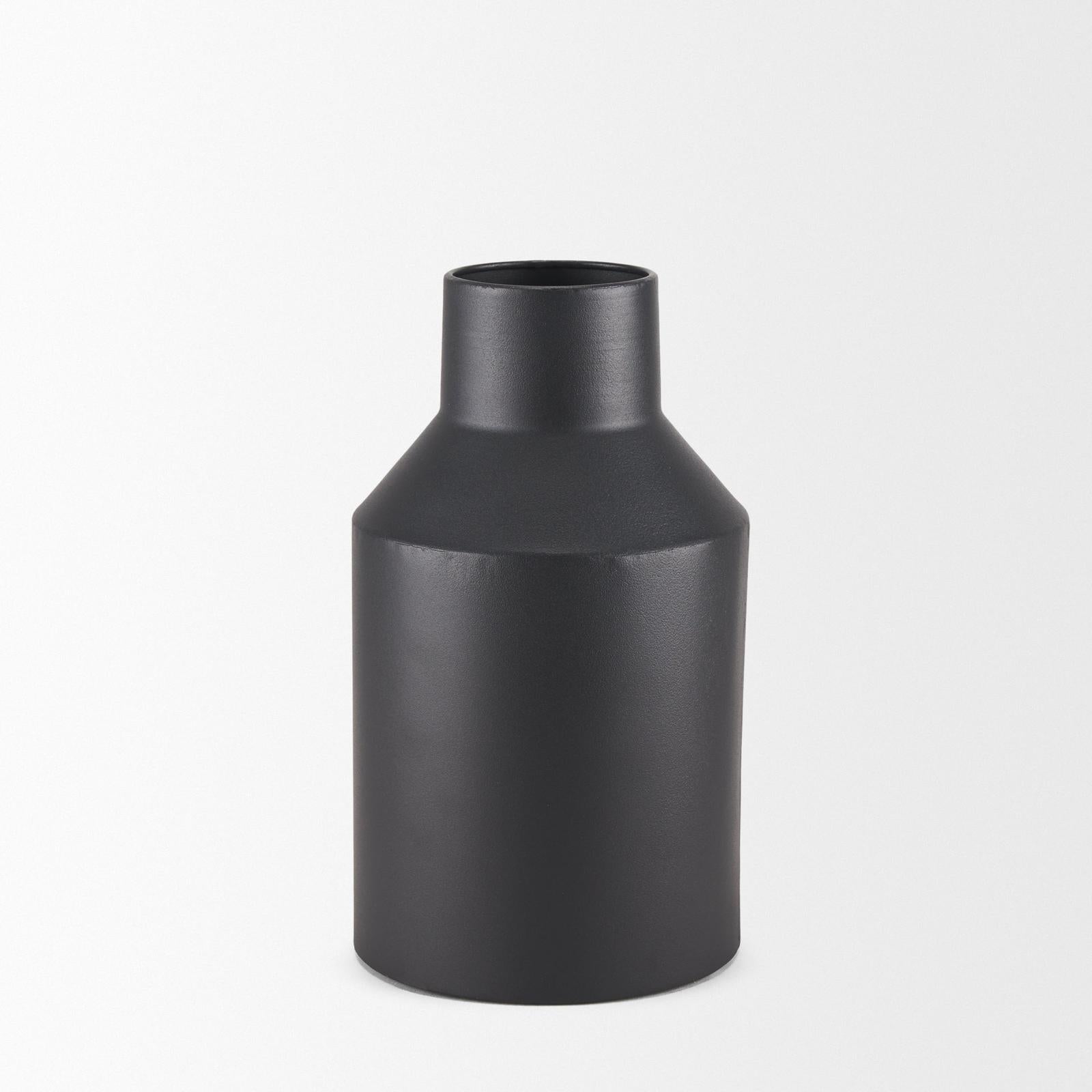 Mercana Tosca Matte Black Metal Vase