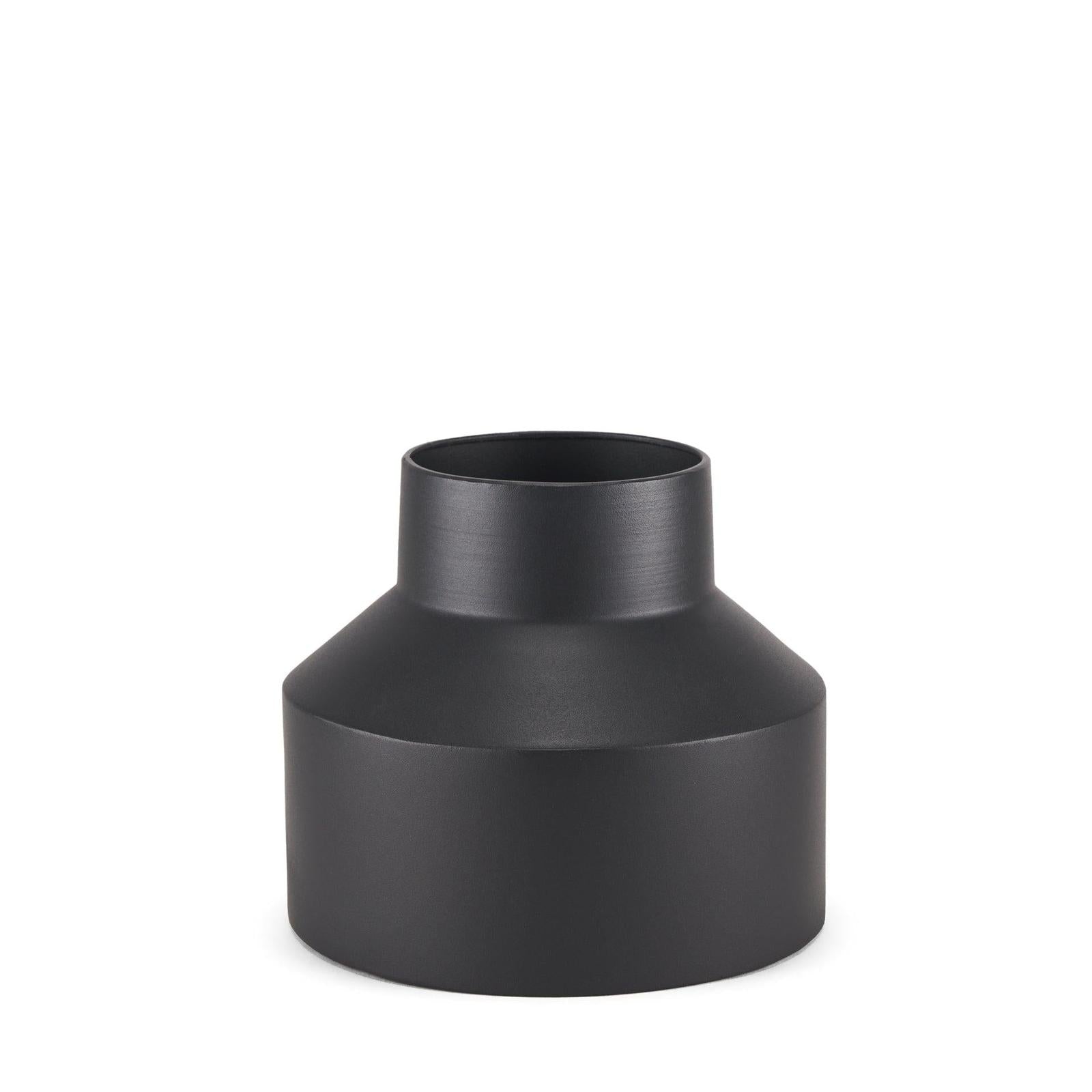 Mercana Tosca Matte Black Metal Vase