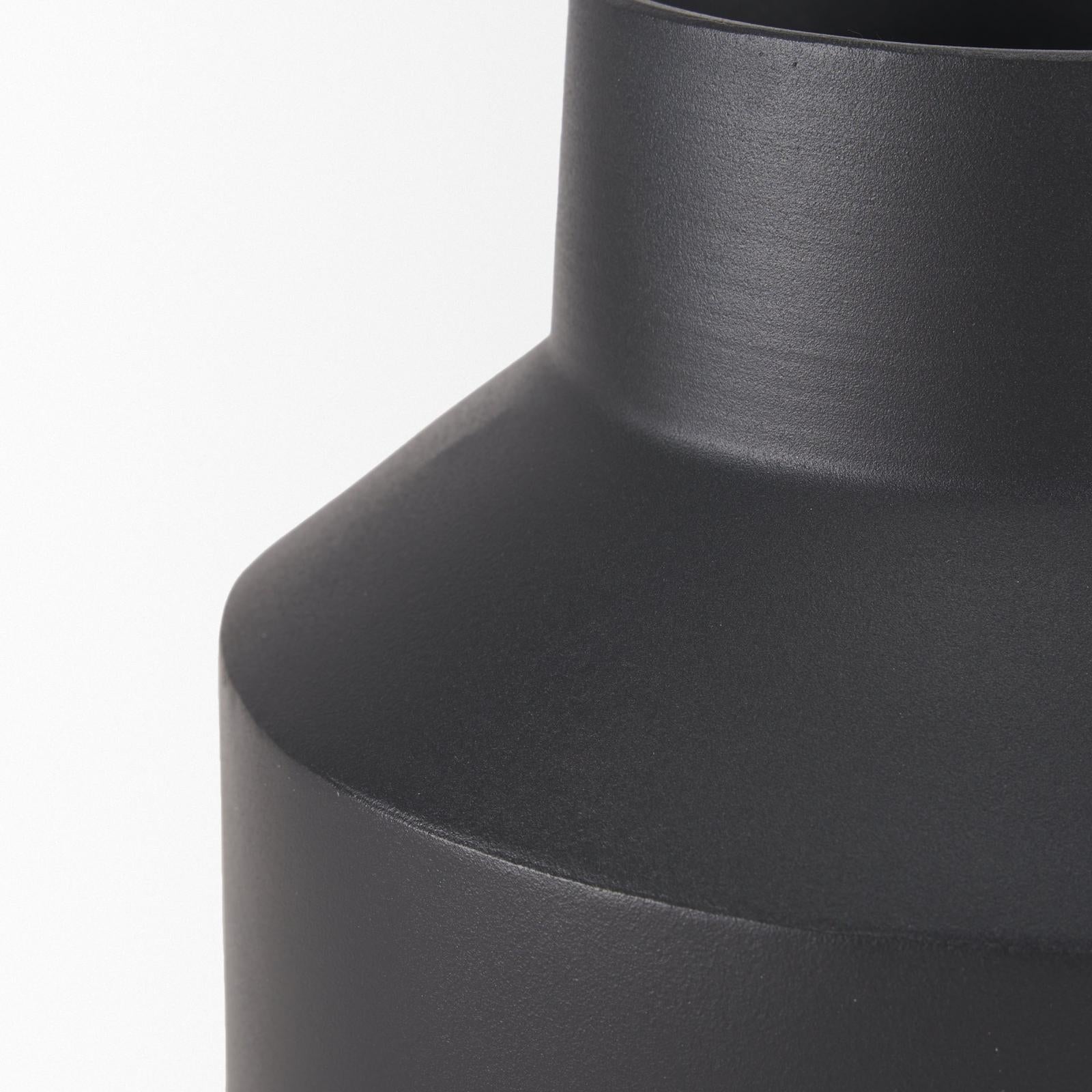 Mercana Tosca Matte Black Metal Vase