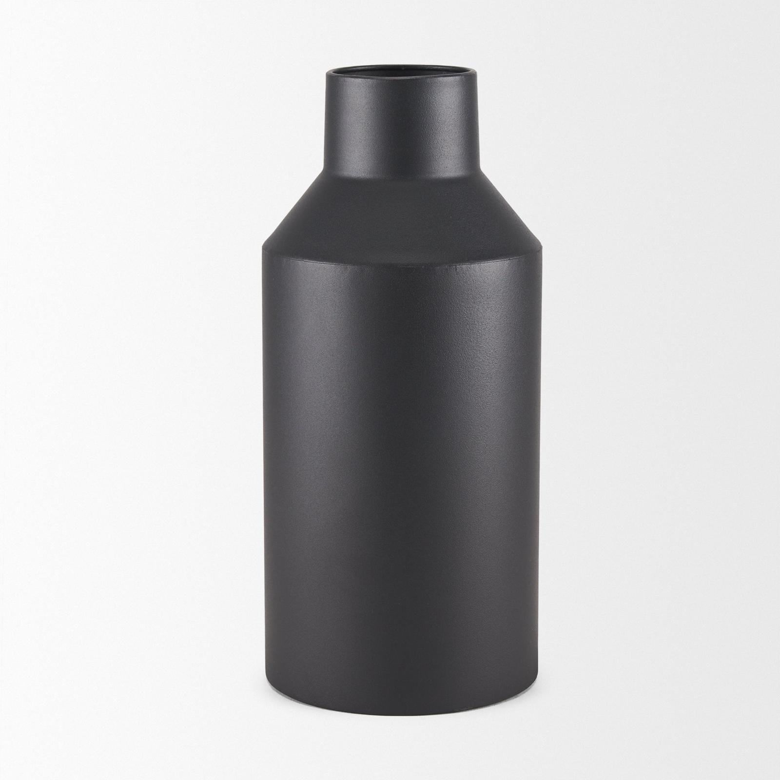 Mercana Tosca Matte Black Metal Vase