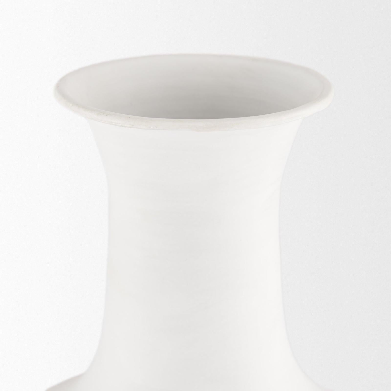 Mercana Toru White w/ Grey Ombre Metal Vase