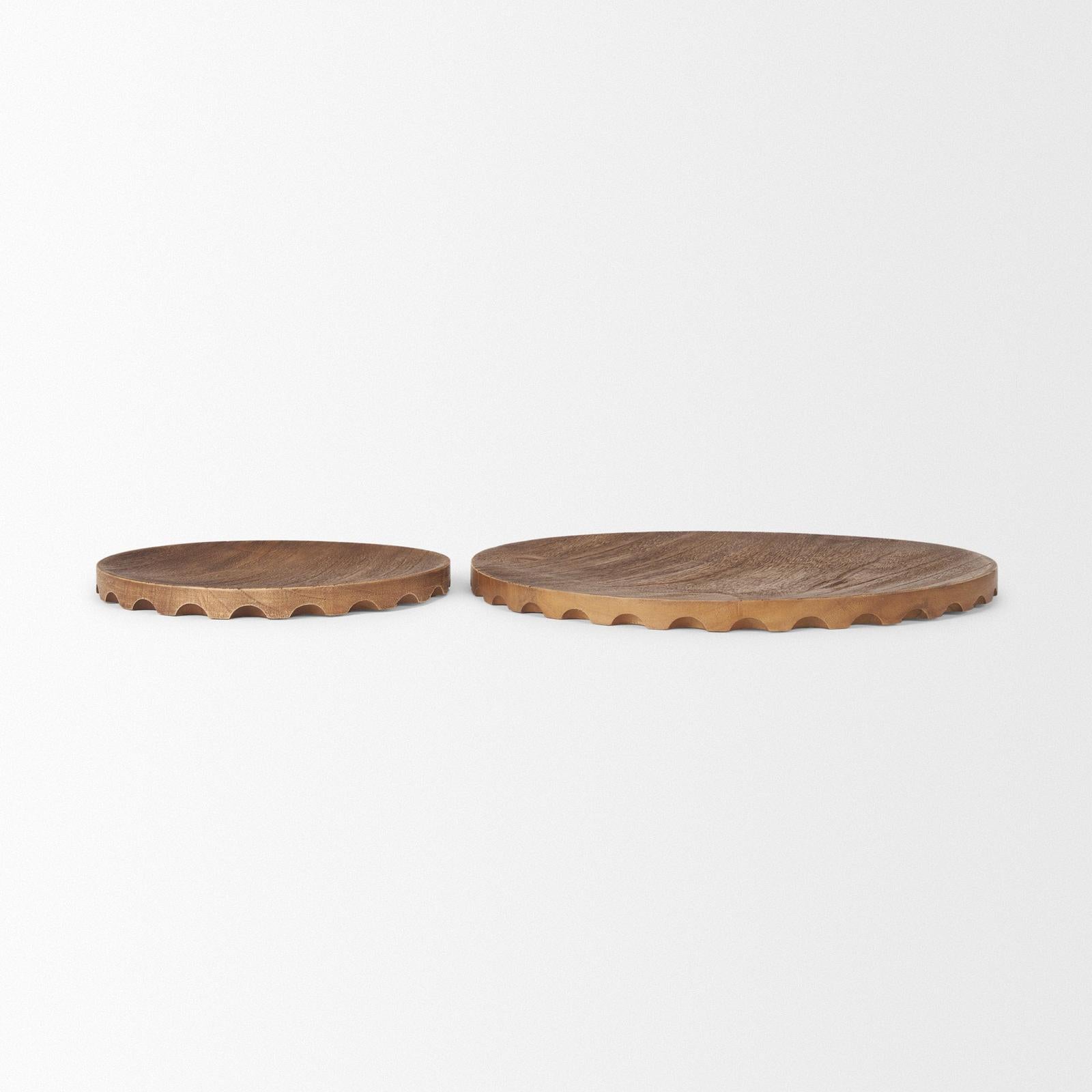 Mercana Waverly Round Light Brown Wood Scalloped Edged Trays