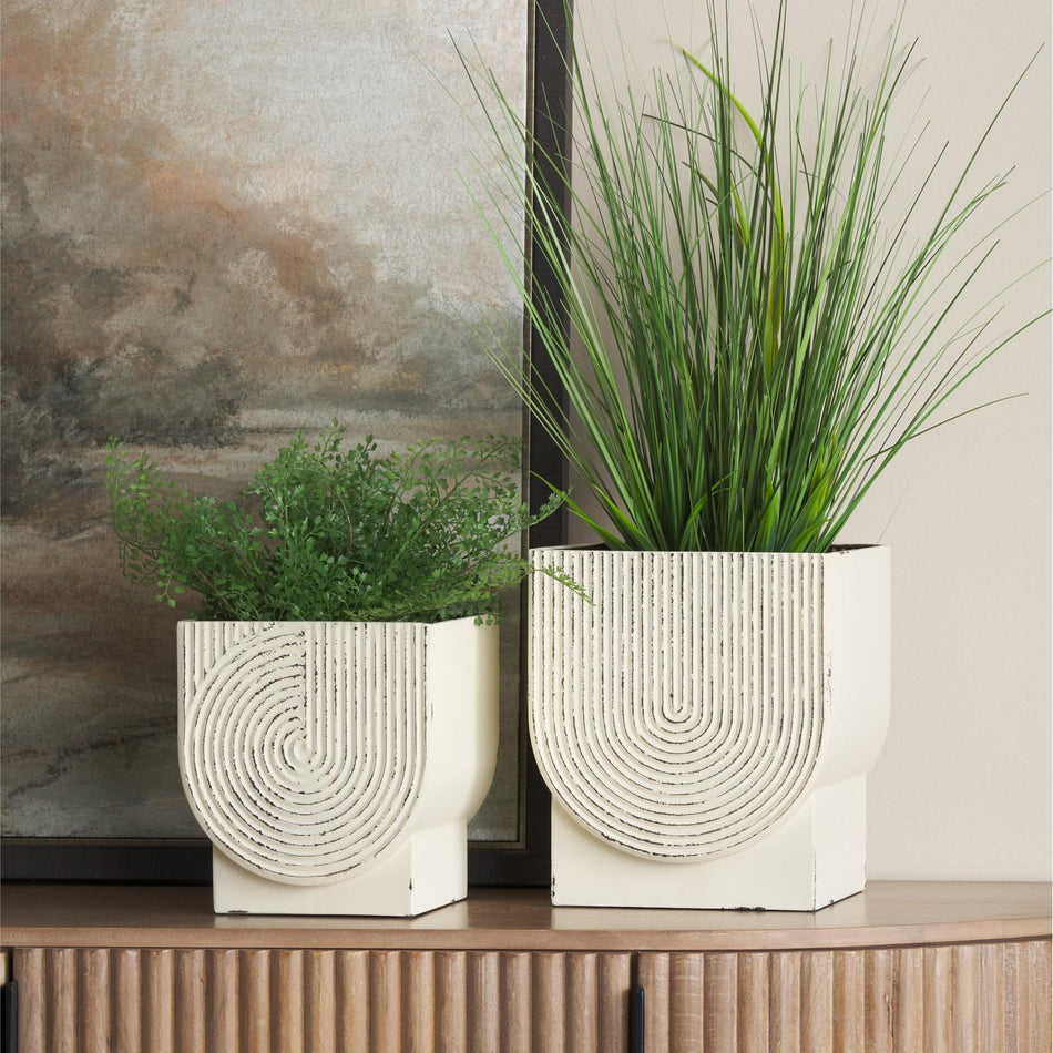 Mercana Medina Off White w/ Gold Antiquing Metal Planters - Set of 2