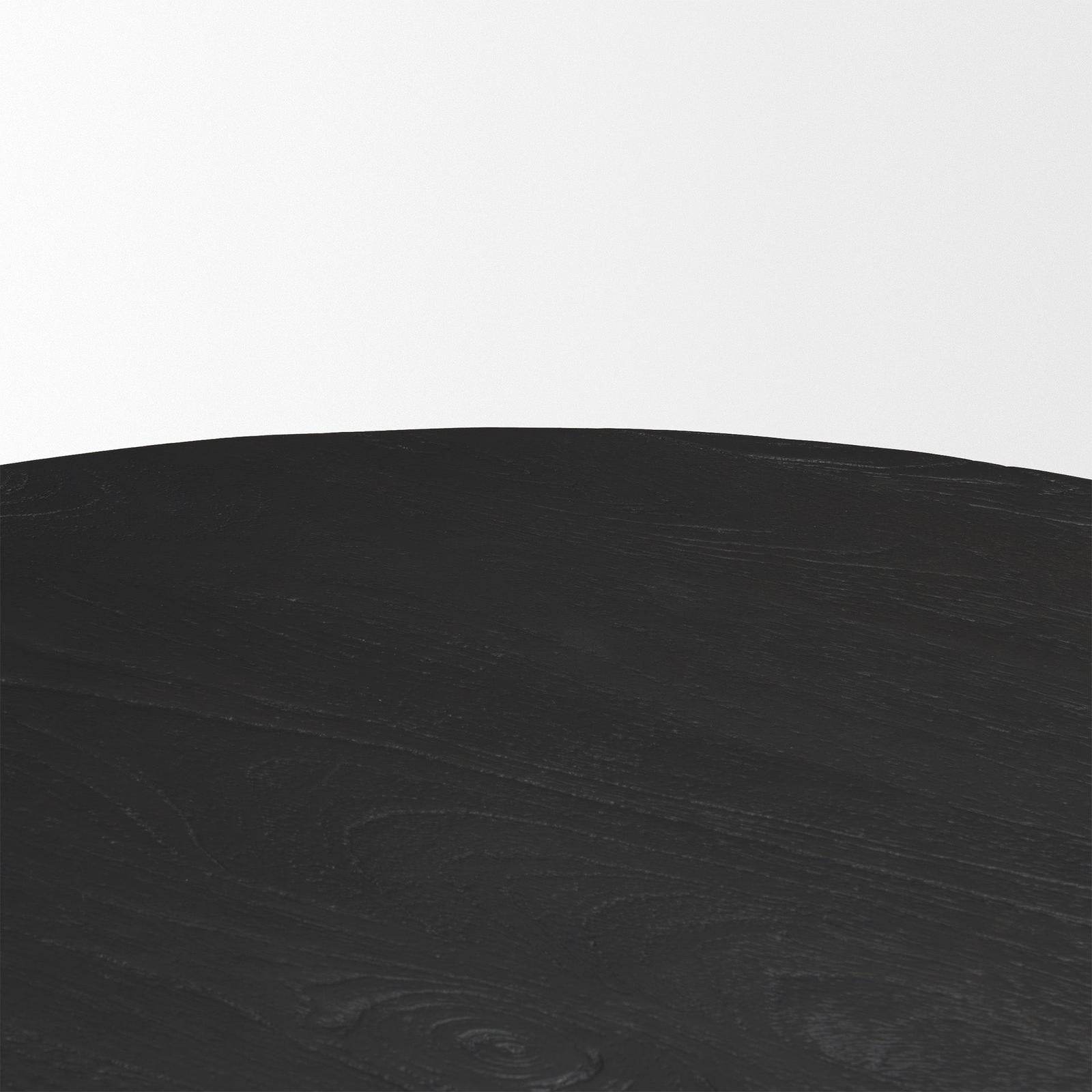 Mercana Atlas Pedestal Base Round Dining Table