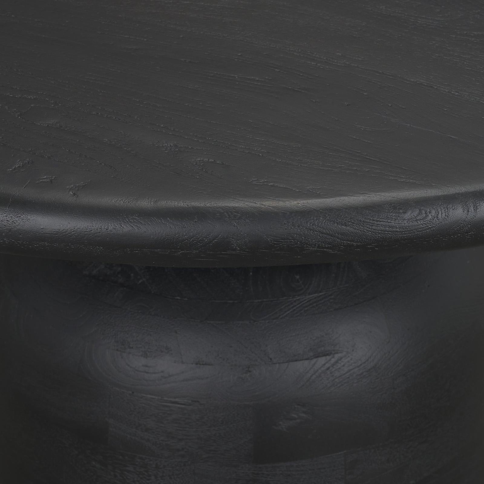 Mercana Atlas Pedestal Base Round Dining Table