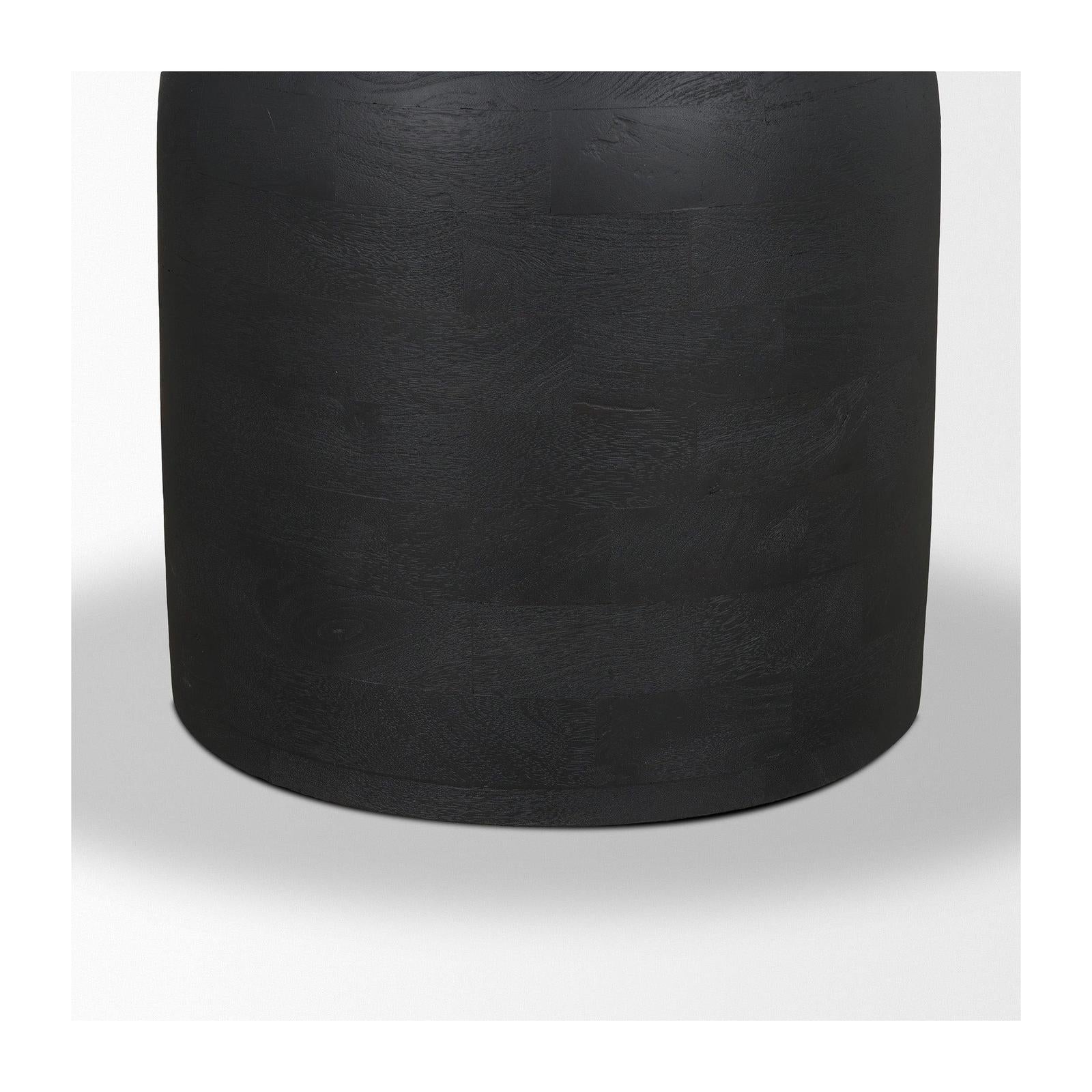 Mercana Atlas Pedestal Base Round Dining Table