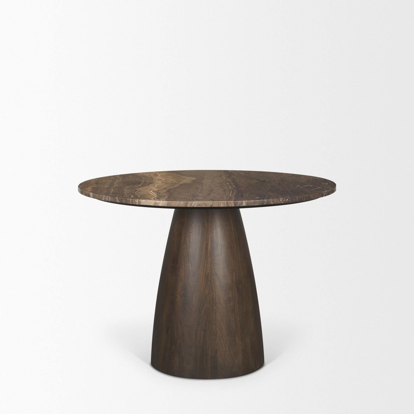 Mercana Allyson Round Pedestal Dining Table