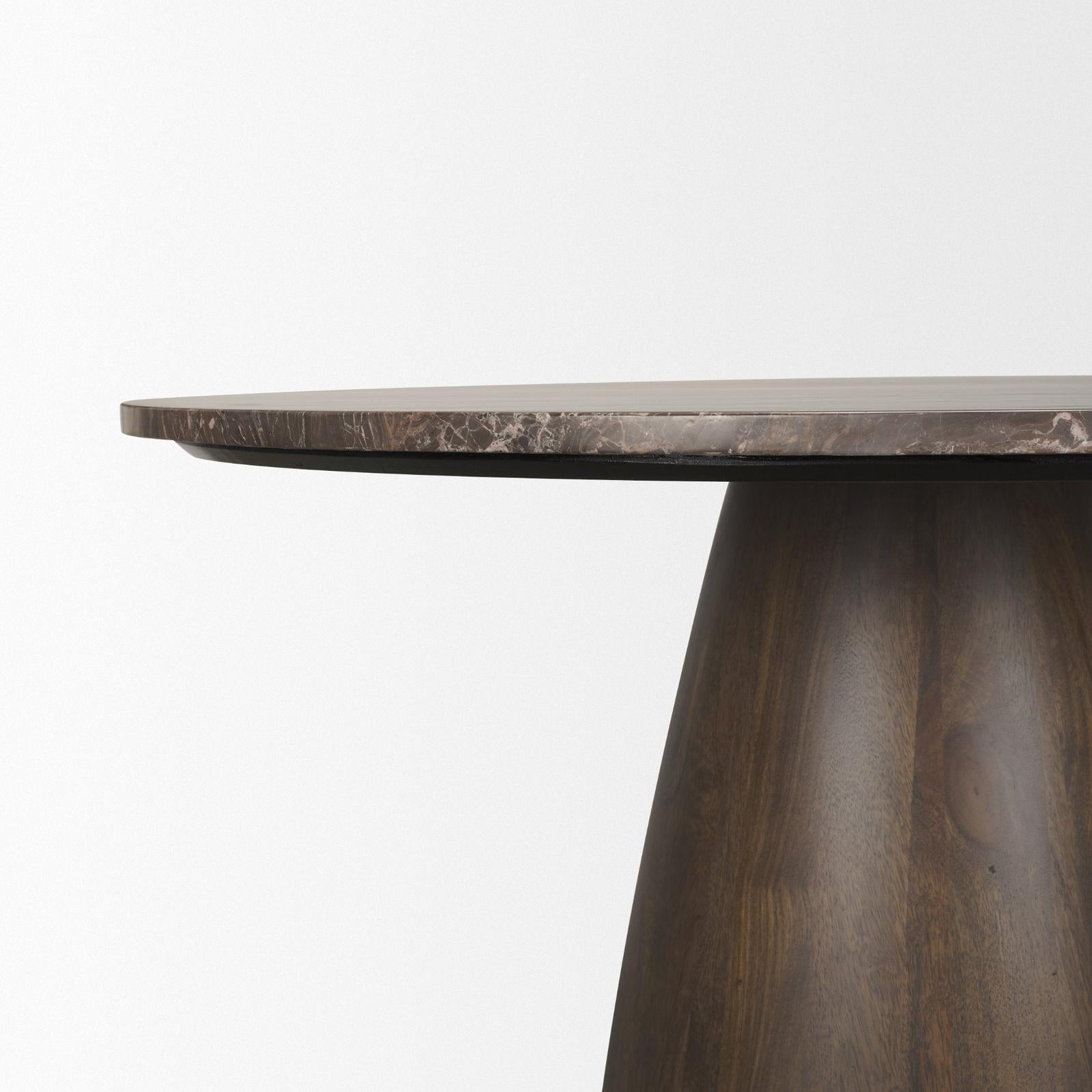 Mercana Allyson Round Pedestal Dining Table